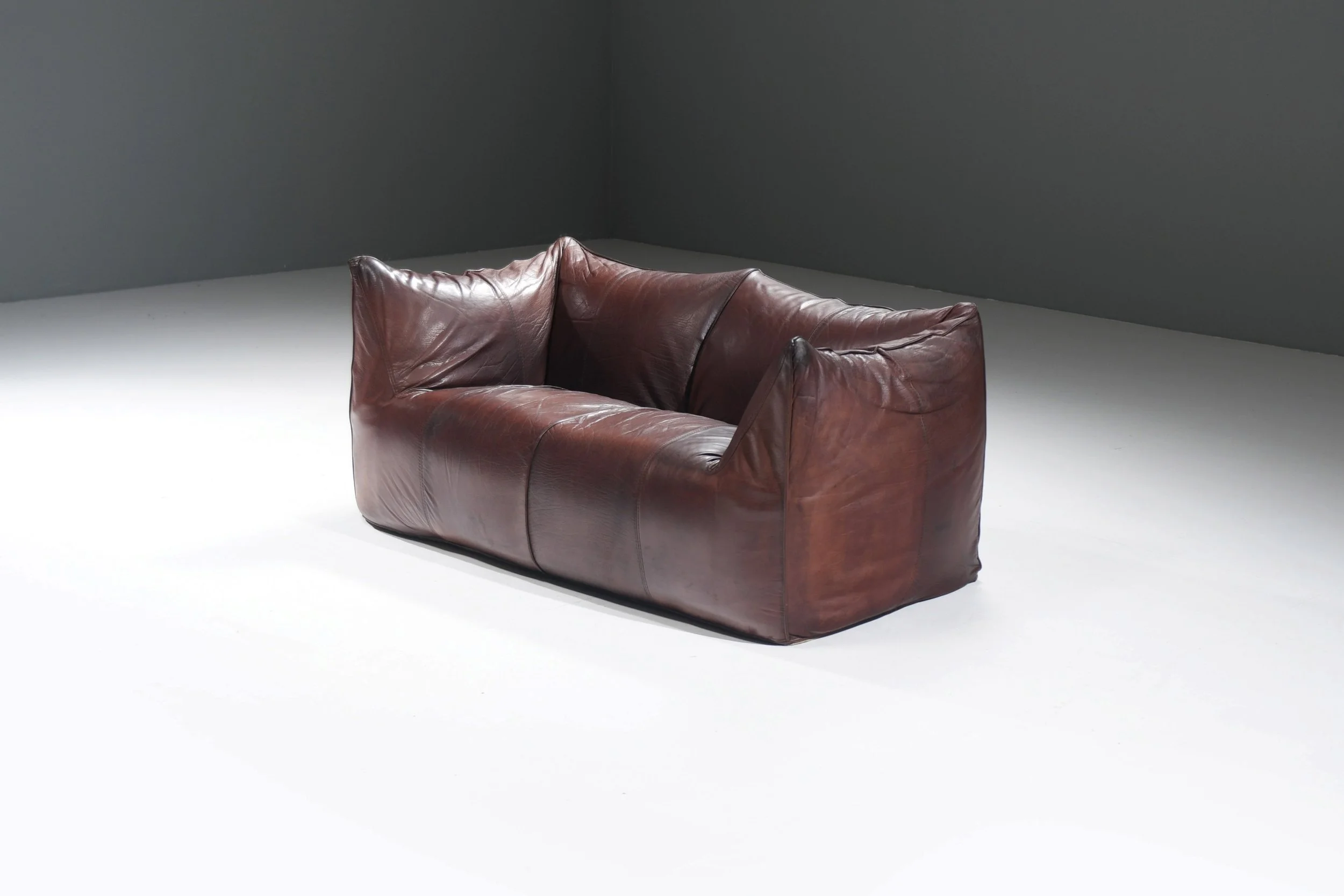 3 le Bambole dark brown neck saddle leather vintage seat lounge armrests Mario Bellini B & B C B&B Italia cassina aera lab aeralab albrecht 1stdibs design furniture belgium albrecht.jpg