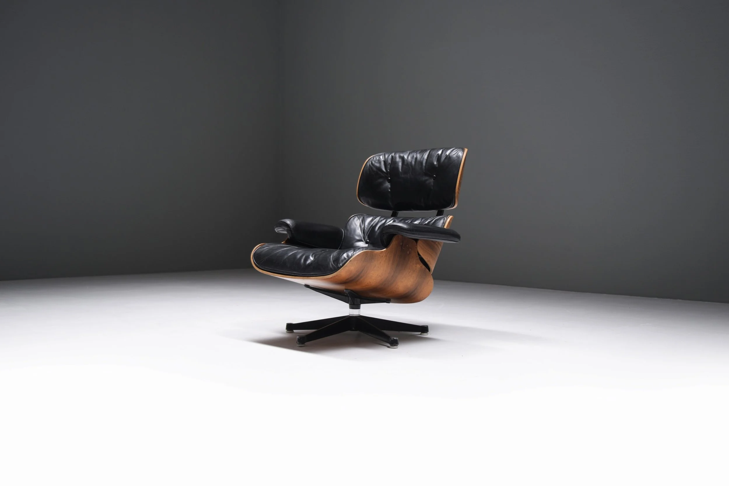 1 Eames lounge chair herman miller vitra fehlbaum icf brazilian rosewood mobilier international palisander black patinated vintage leather france brazilian albrecht aera-lab vintage design furniture dendermonde belgium 1stdibs.jpg