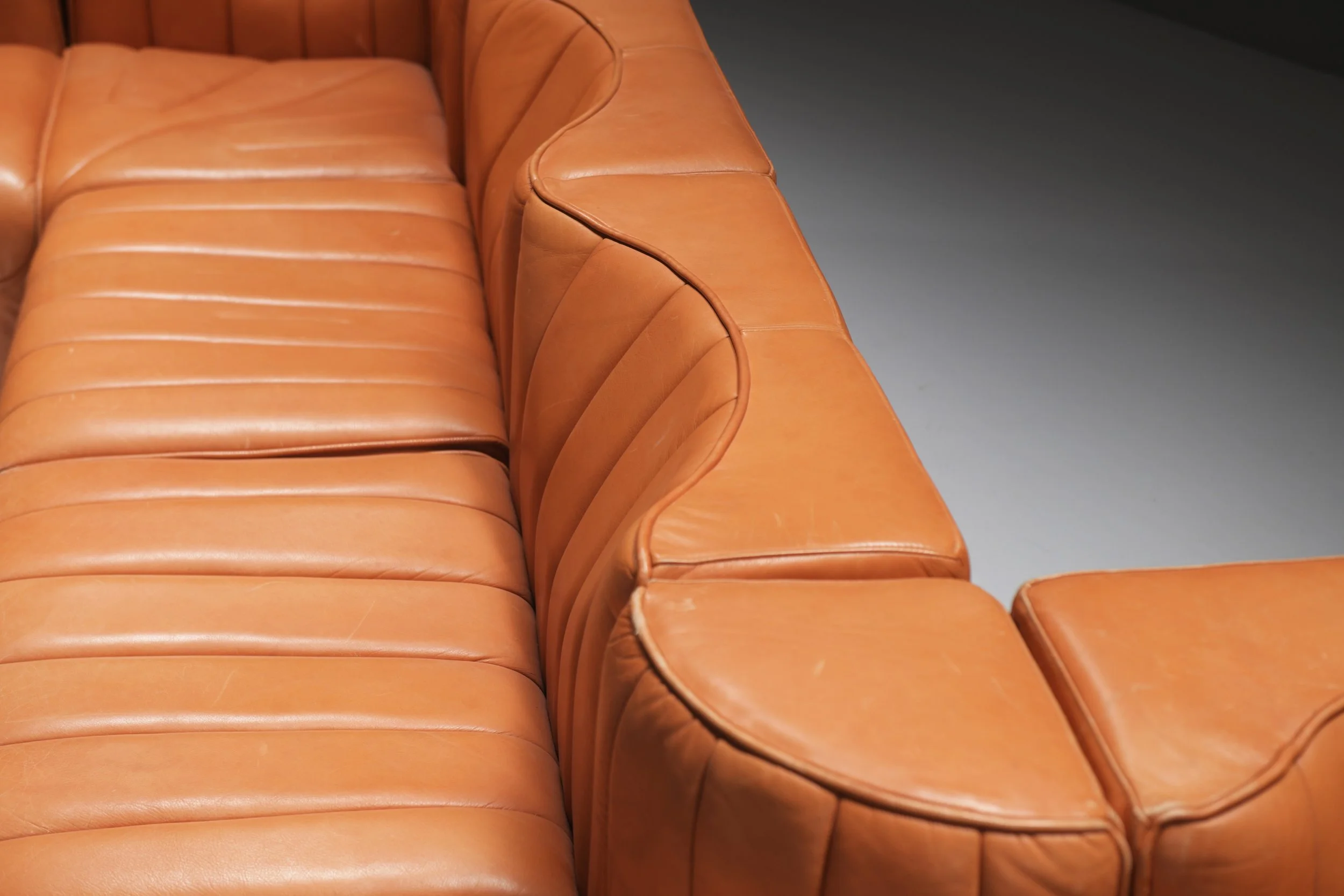 6 ligne jf j f Mur France Arflex Novemila 9000 modular sectional sofa cognac orange leather Tito Agnoli vintage aera lab aeralab bart albrecht vintage design furniture belgium 1stdibs.jpg