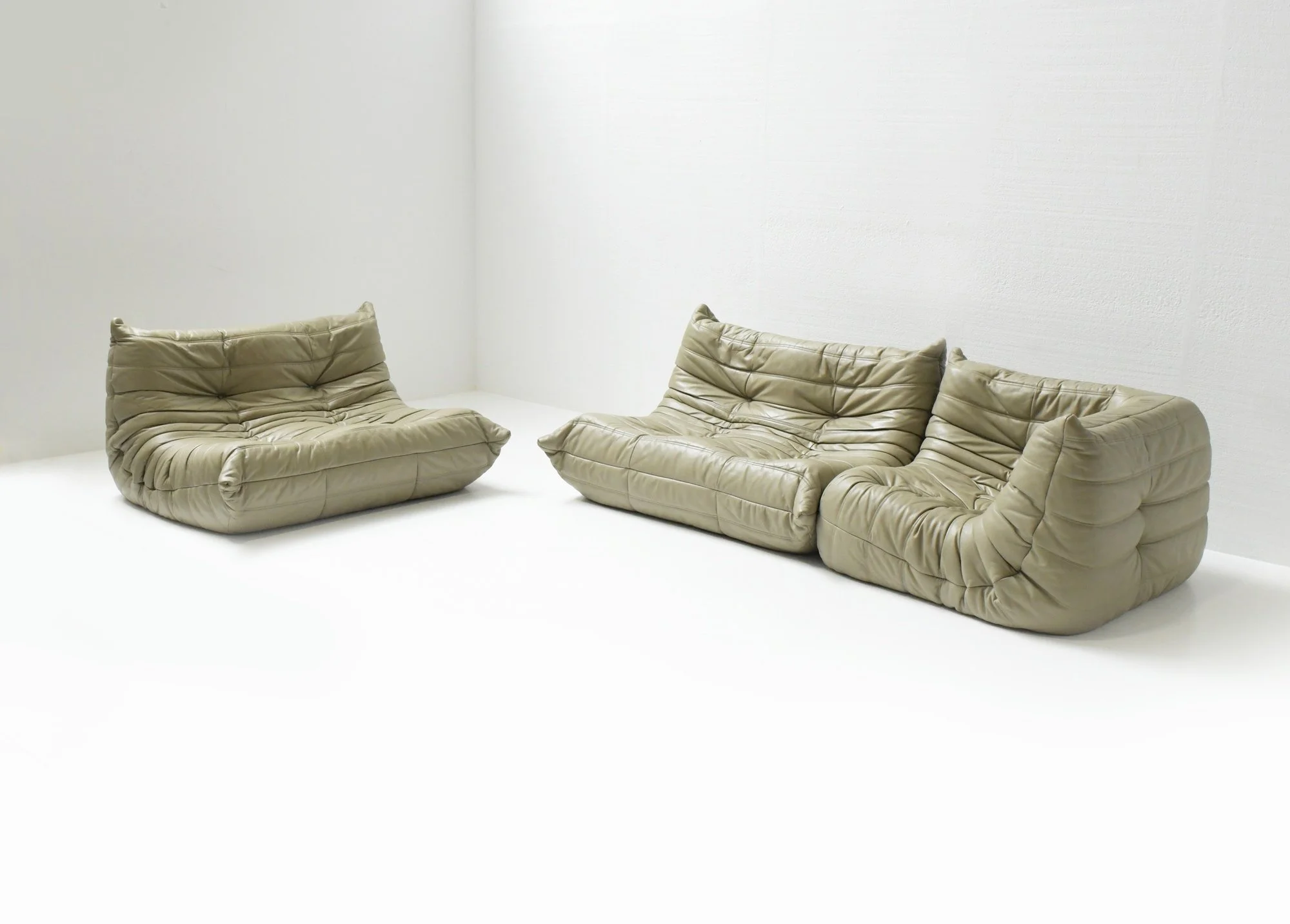 1 Togo 2 2 corner khaki kaki ligne roset vintage leather michel ducaroy aera lab aeralab bart albrecht.jpg