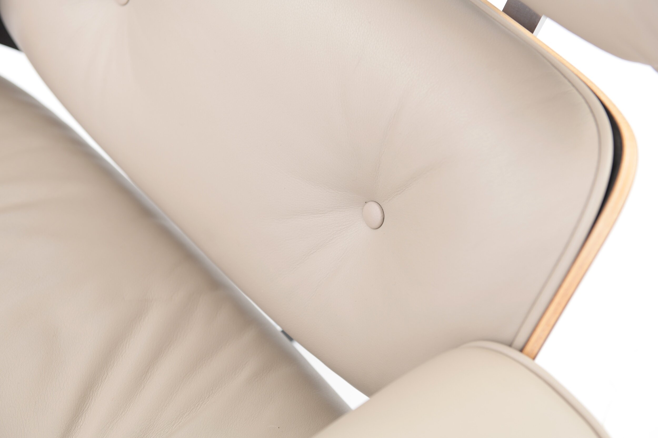 16 eames leather brown sand beige vitra miller bart albrecht aera lab.jpg