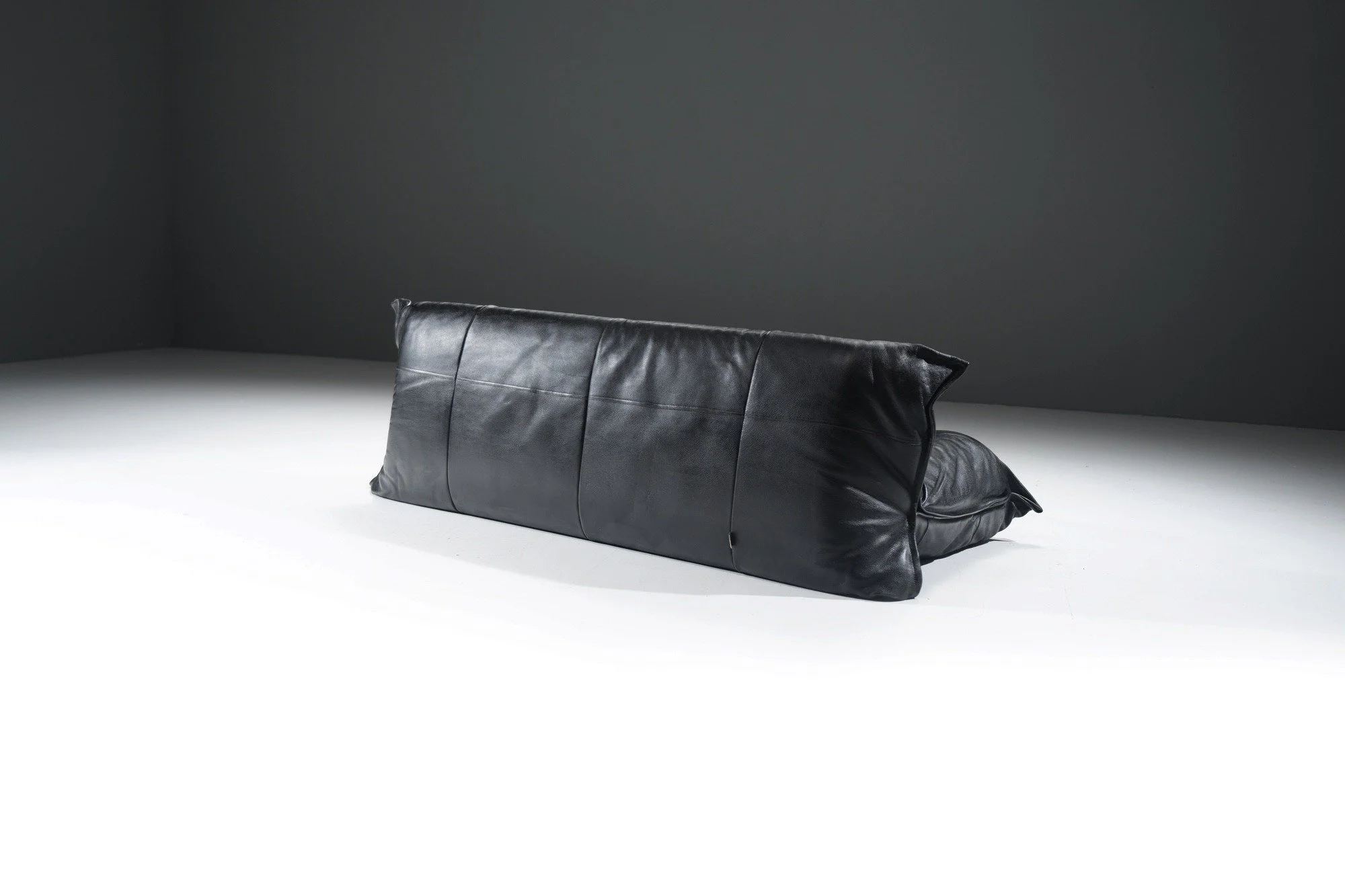 5 yoko black leather 3-seater michel ducaroy ligne roset france togo aera lab aeralab bart albrecht vintage design furniture 1stdibs belgium dendermonde.jpg