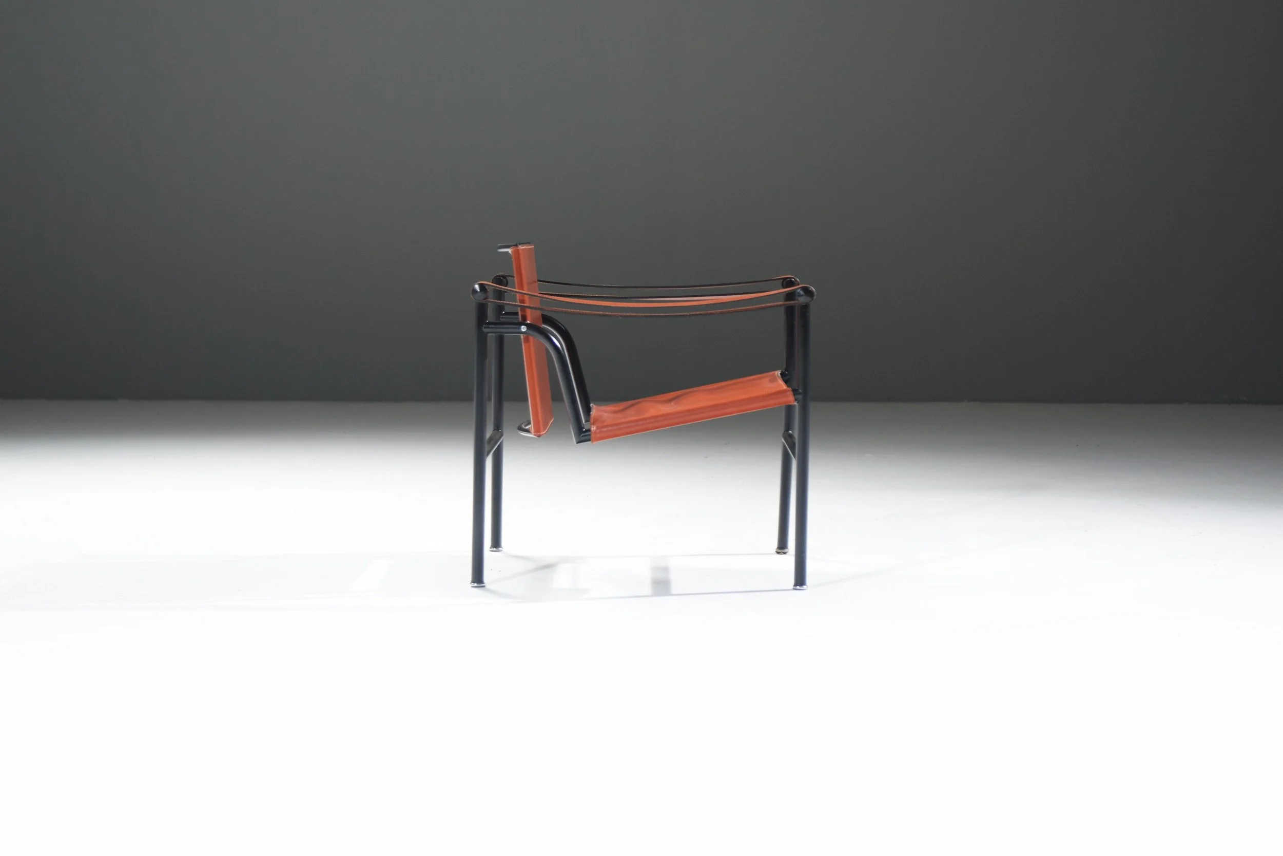 4 LC 1 LC1 lc-1 orange cognac cow skin leather cowskin Corbusier, Pierre Jeanneret & Charlotte Perriand Cassina aera lab aeralab albrecht .jpg