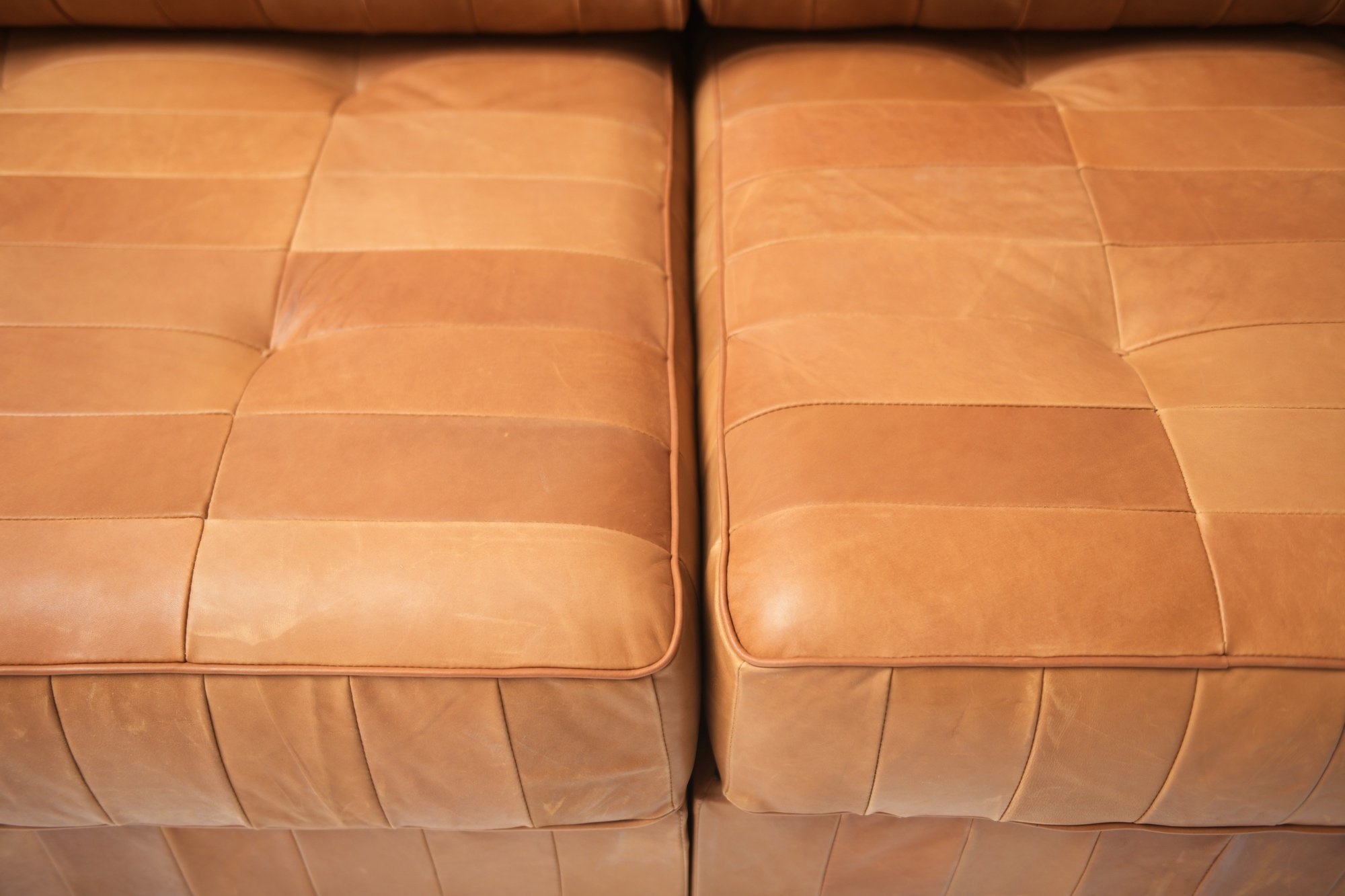 26 De Sede DS88 ds 88 leather patchwork sofa Switzerland swiss 600 aera lab aeralab albrecht .jpg