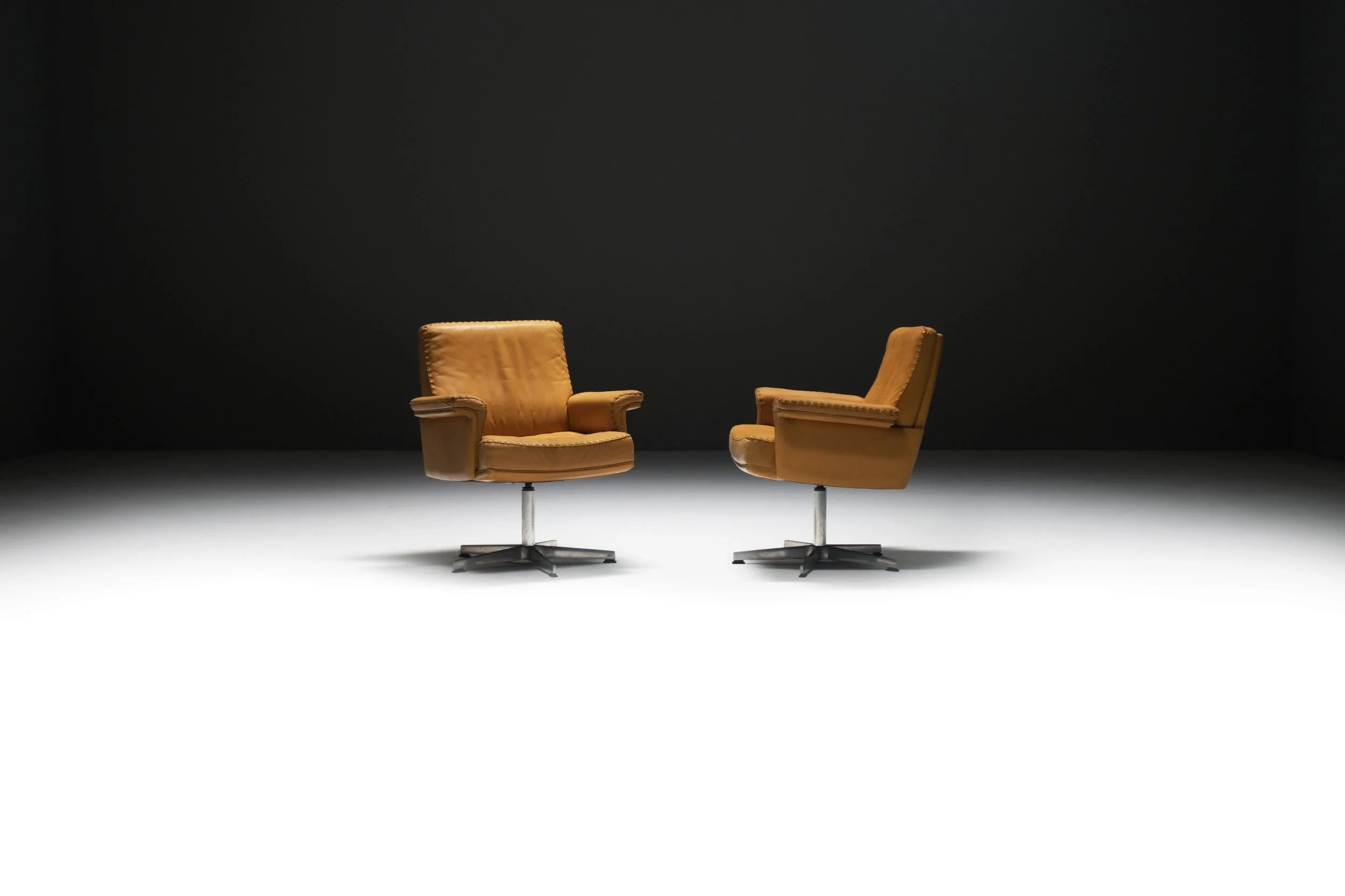 Pair of DS-35 Swivel Lounge Chairs – De Sede – Switzerland, 1970s