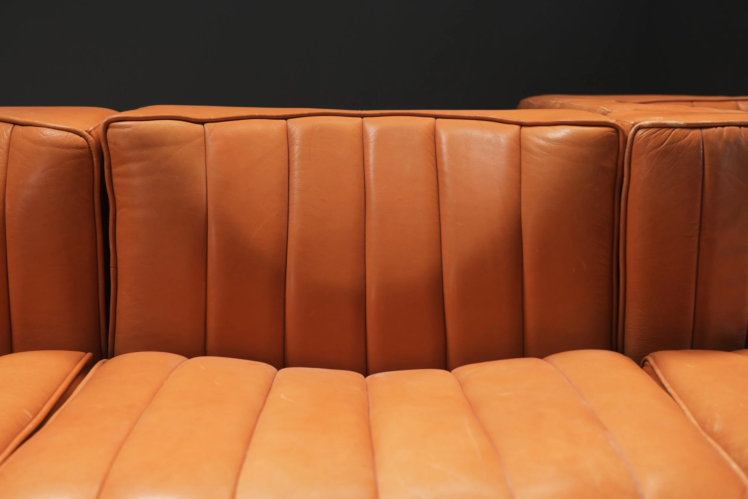 10 ligne jf j f Mur France Arflex Novemila 9000 modular sectional sofa cognac orange leather Tito Agnoli vintage aera lab aeralab bart albrecht vintage design furniture belgium 1stdibs.jpg