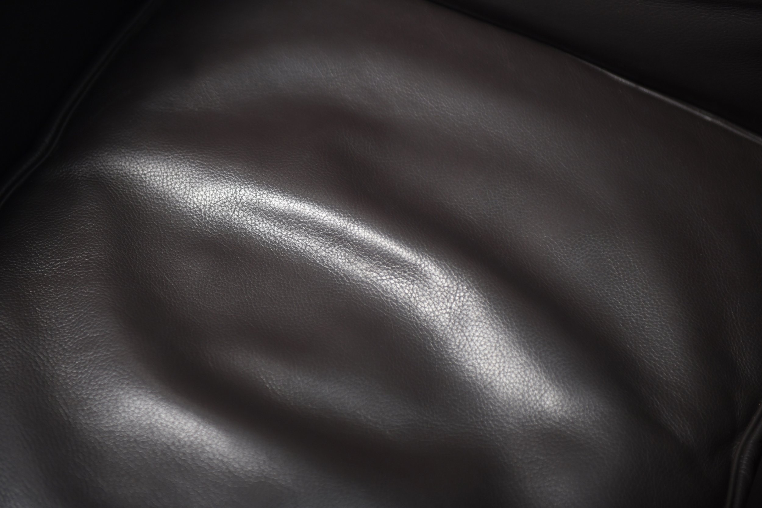 8 LC 2 LC2 1-seater fauteuil lounge armchair Le Corbusier, Pierre Jeanneret Charlotte Perriand Cassina dark brown leather aera lab aeralab albrecht vintage design furniture 1stdibs .jpg