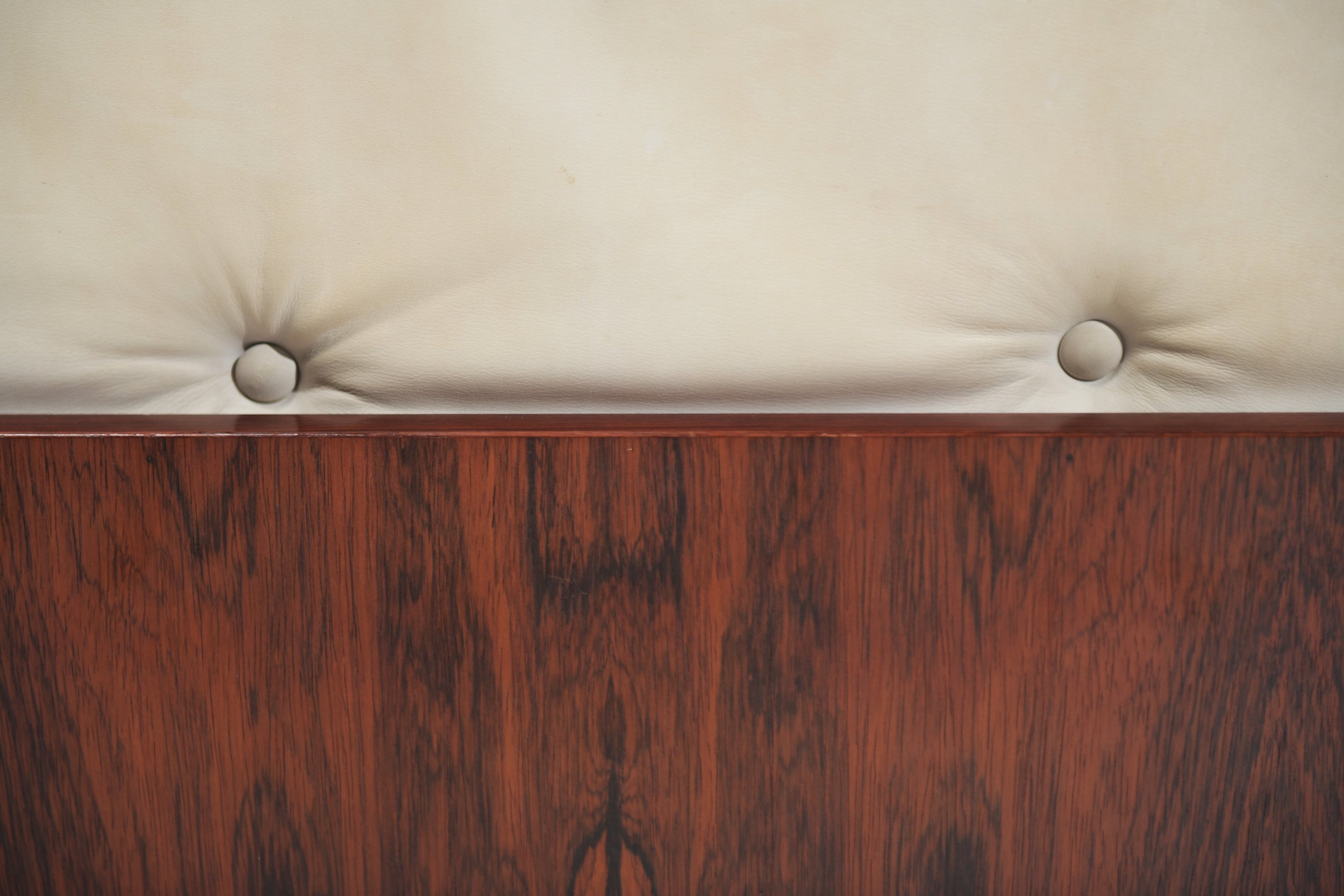 13 oriolo lounge sofa 2-seater white grey creme vintage leather rosewood claudio salocchi sormani italy design furniture belgium 1stdibs aera lab aeralab.jpg