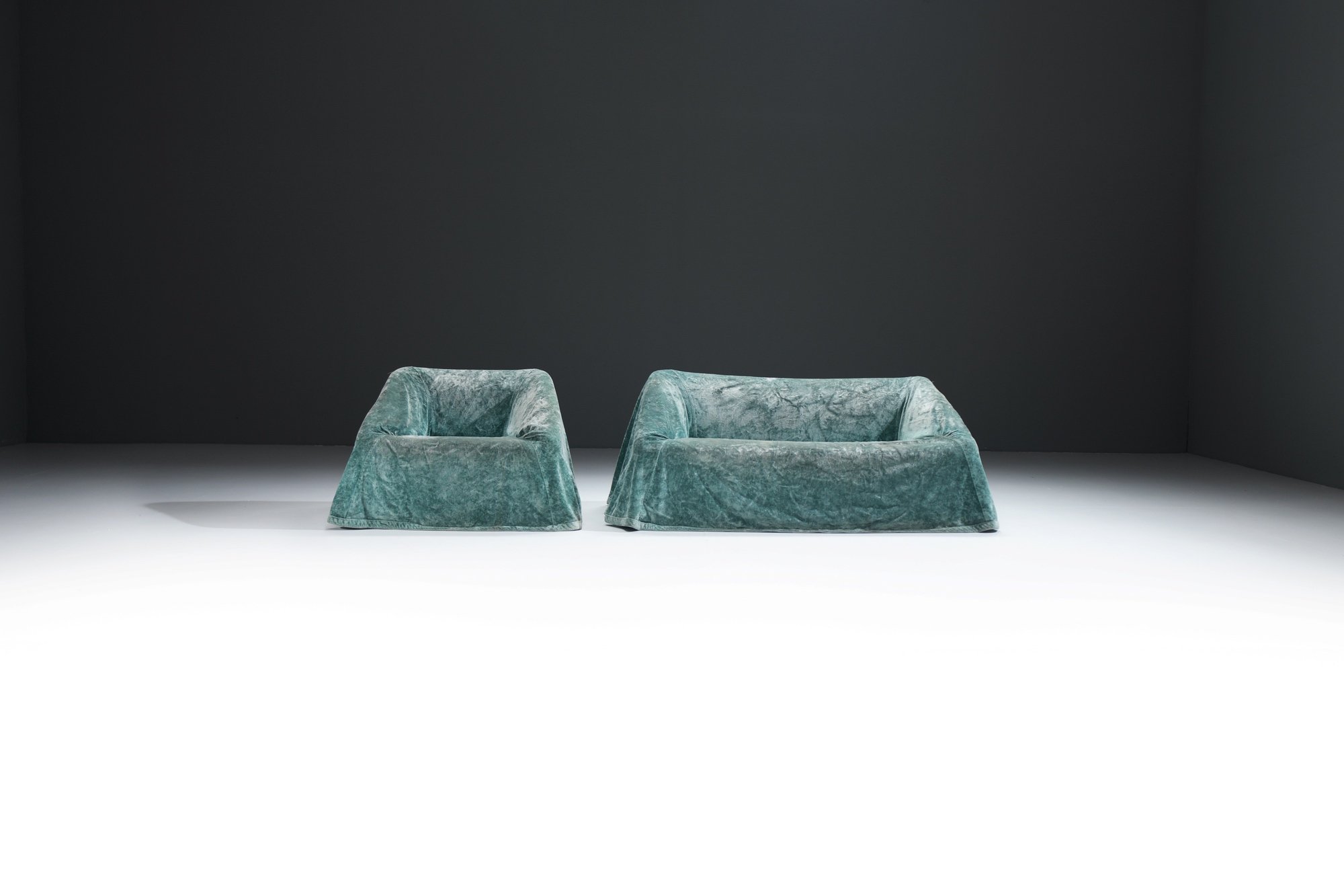 2 Kazuhide Takahama set 1 2 lounge Mantilla simon gavina velvet magella sofa vintage aera lab aeralab albrecht design furniture 1stdibs dendermonde.jpg