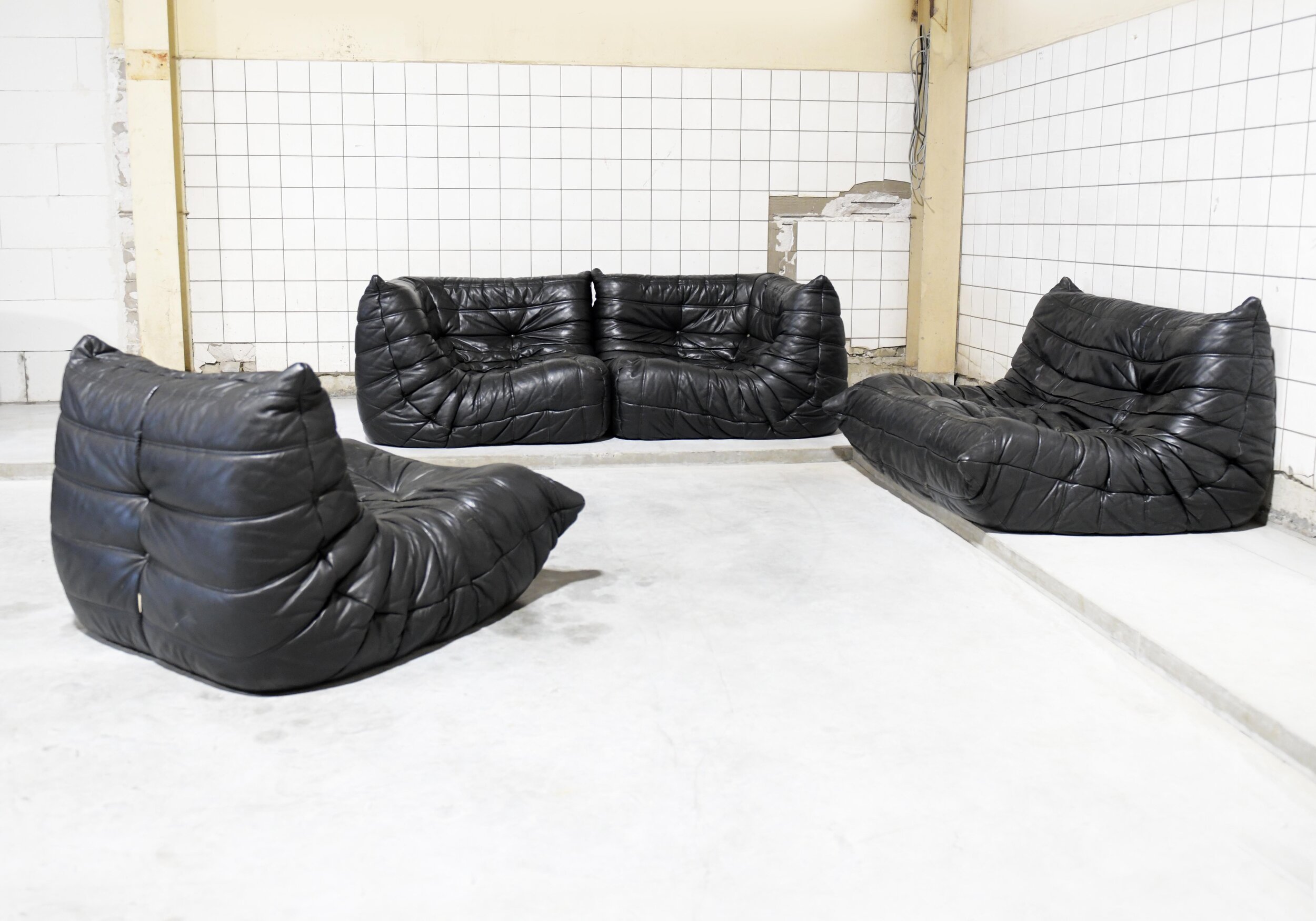 1 togo black leather vintage michel ducaroy ligne roset aera lab albrecht design.jpg
