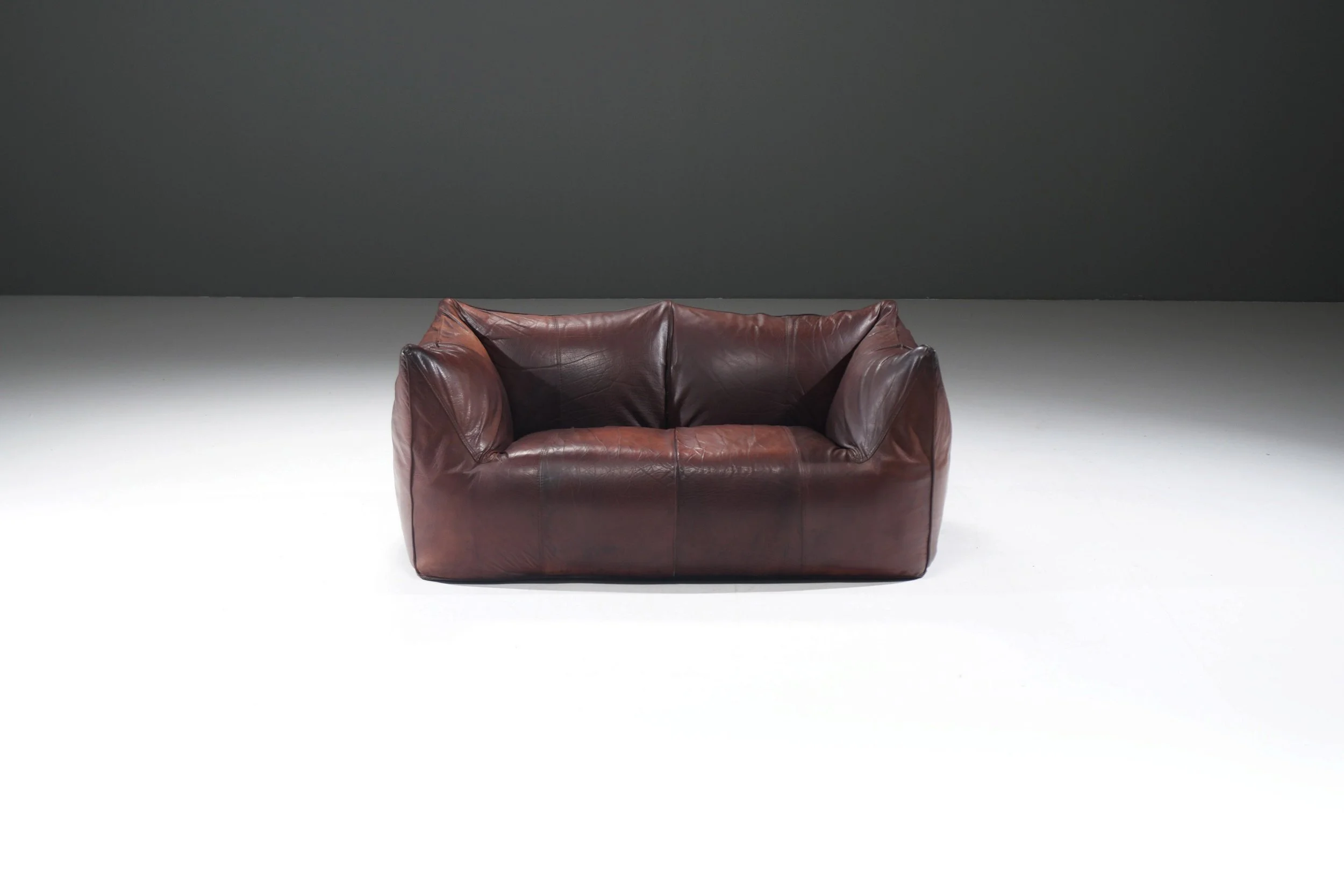 2 le Bambole dark brown neck saddle leather vintage seat lounge armrests Mario Bellini B & B C B&B Italia cassina aera lab aeralab albrecht 1stdibs design furniture belgium albrecht.jpg