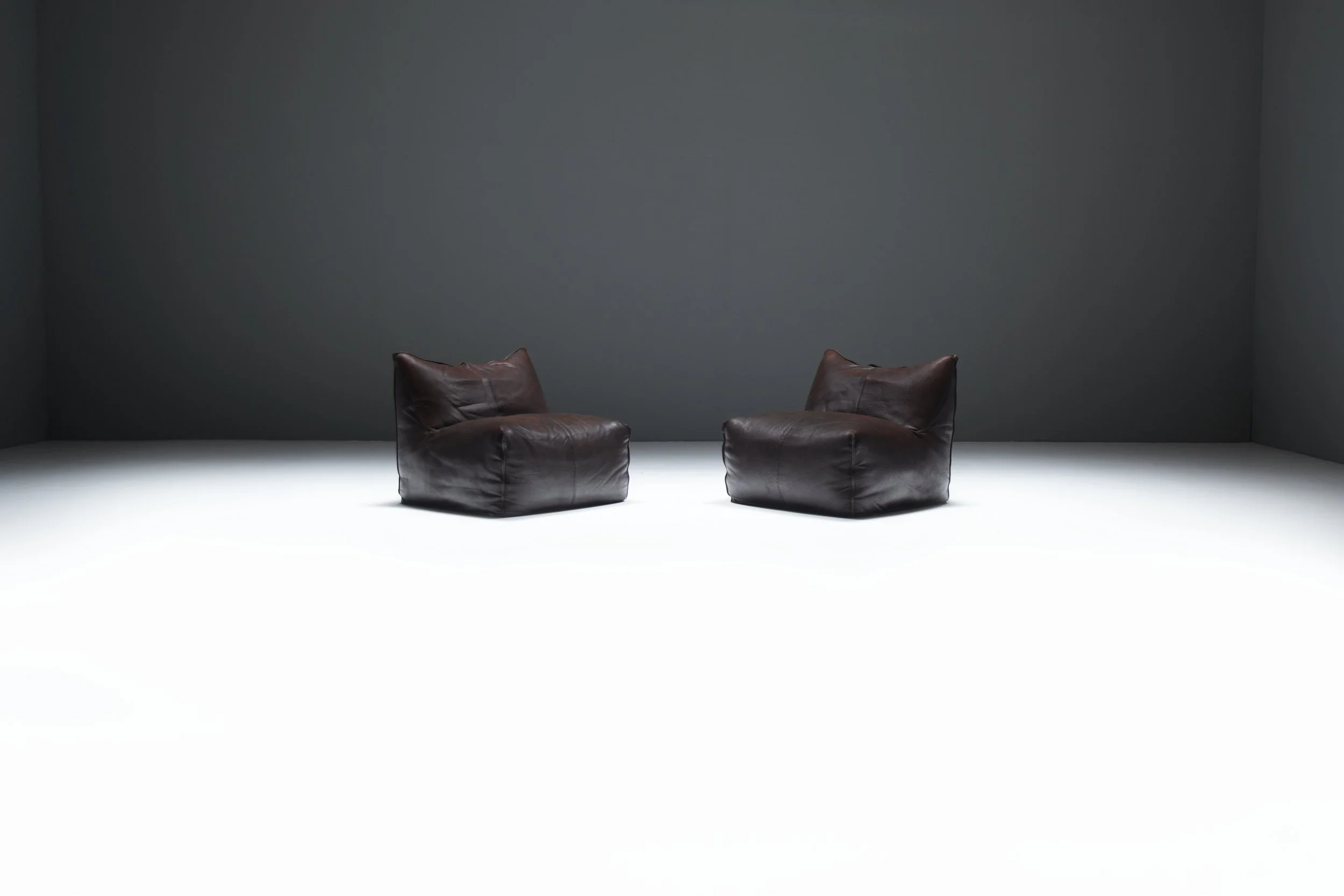 2.1 le Bambole black dark brown neck saddle leather vintage seat lounge no armrests Mario Bellini B & B C B&B Italia cassina aera lab aeralab albrecht 1stdibs design furniture belgium.jpg