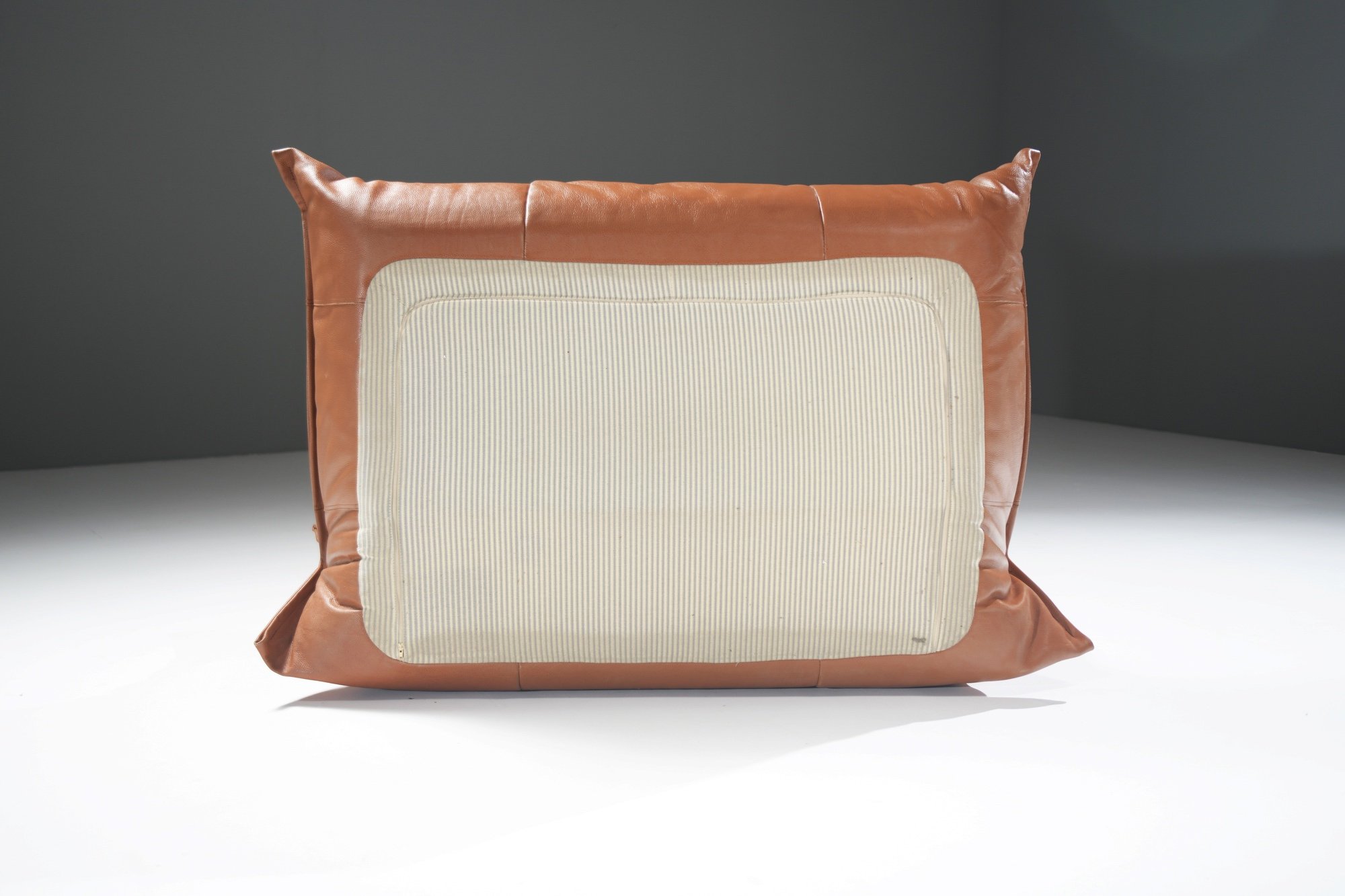 9 yoko cognac brown leather 2-seater michel ducaroy ligne roset france togo aera lab aeralab bart albrecht vintage design furniture 1stdibs belgium dendermonde.jpg