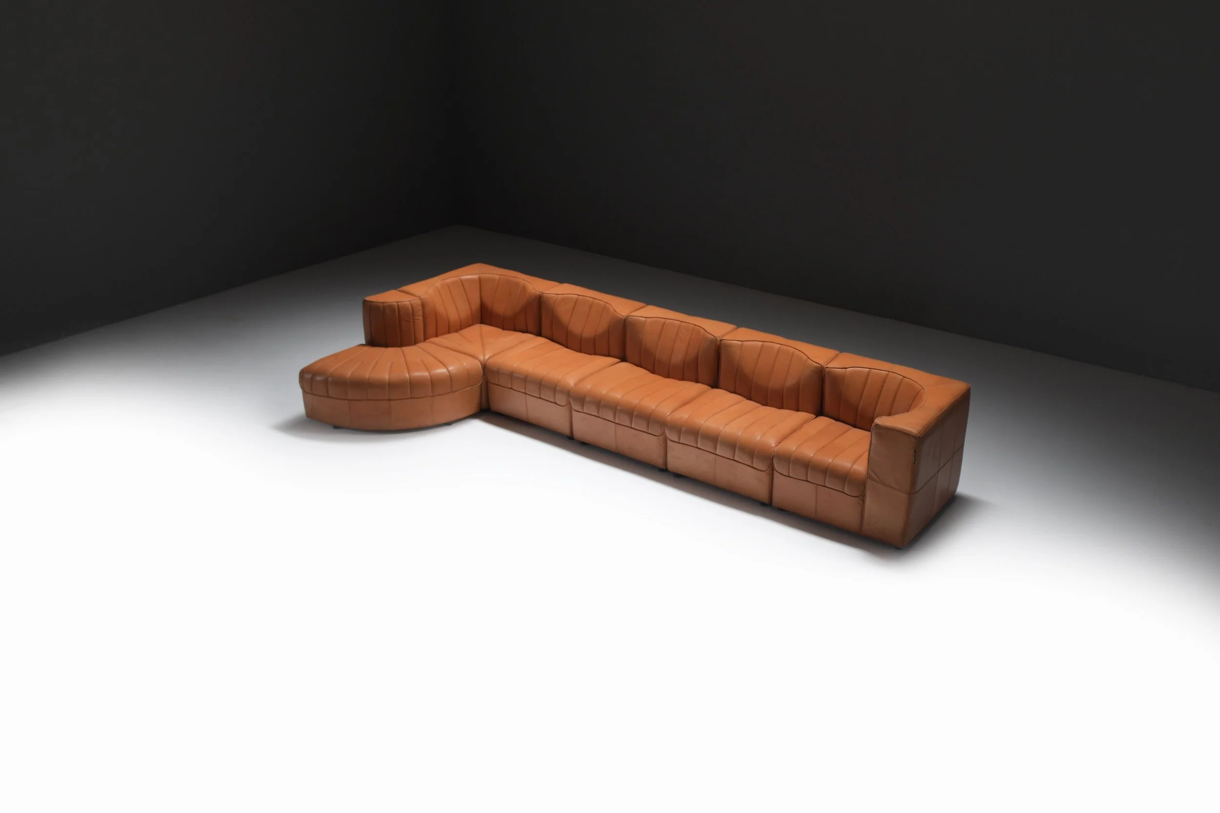 4 ligne jf j f Mur France Arflex Novemila 9000 modular sectional sofa cognac orange leather Tito Agnoli vintage aera lab aeralab bart albrecht vintage design furniture belgium 1stdibs.jpg