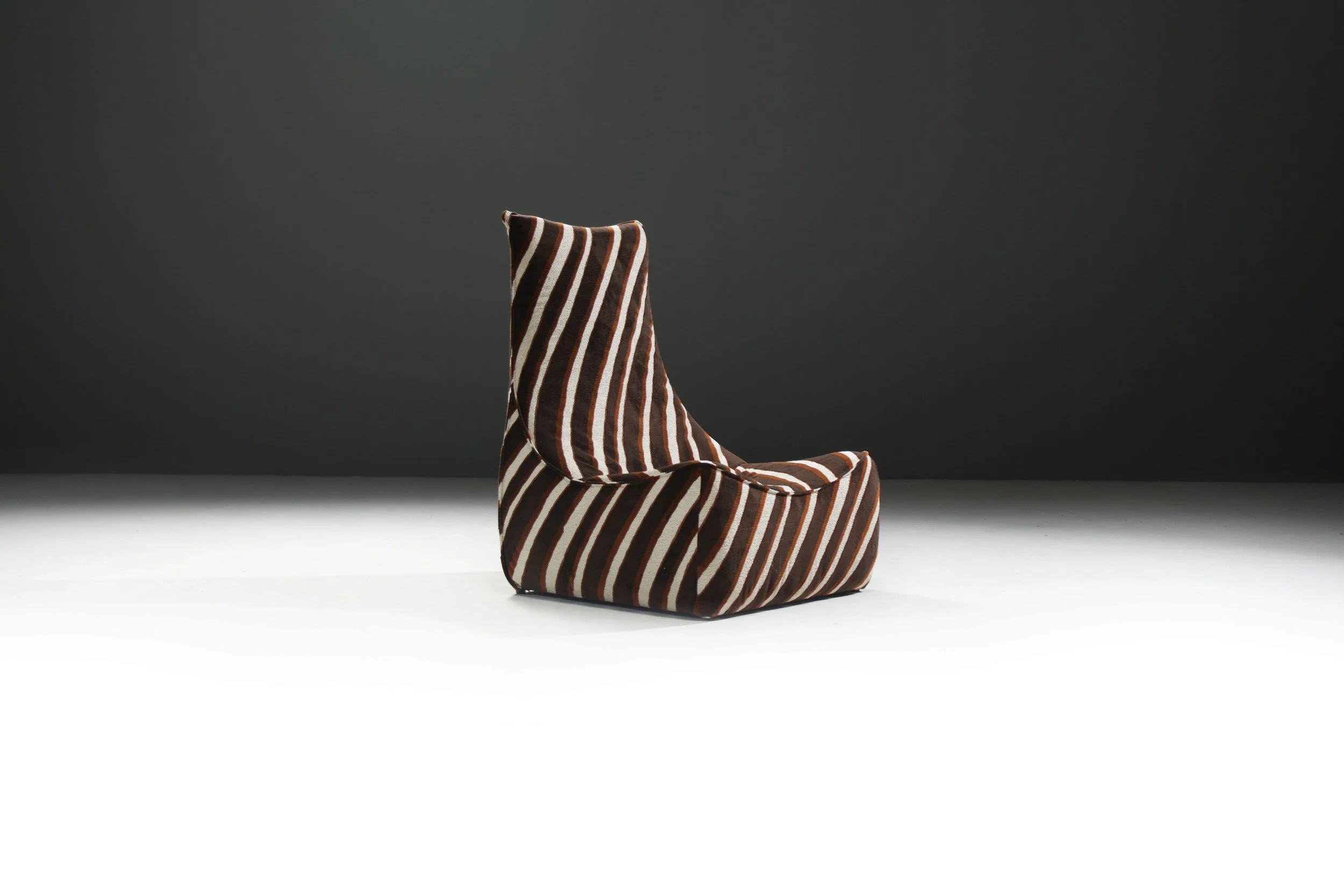 The Rock Lounge Chair - Gerard van den Ber - Montis Netherlands