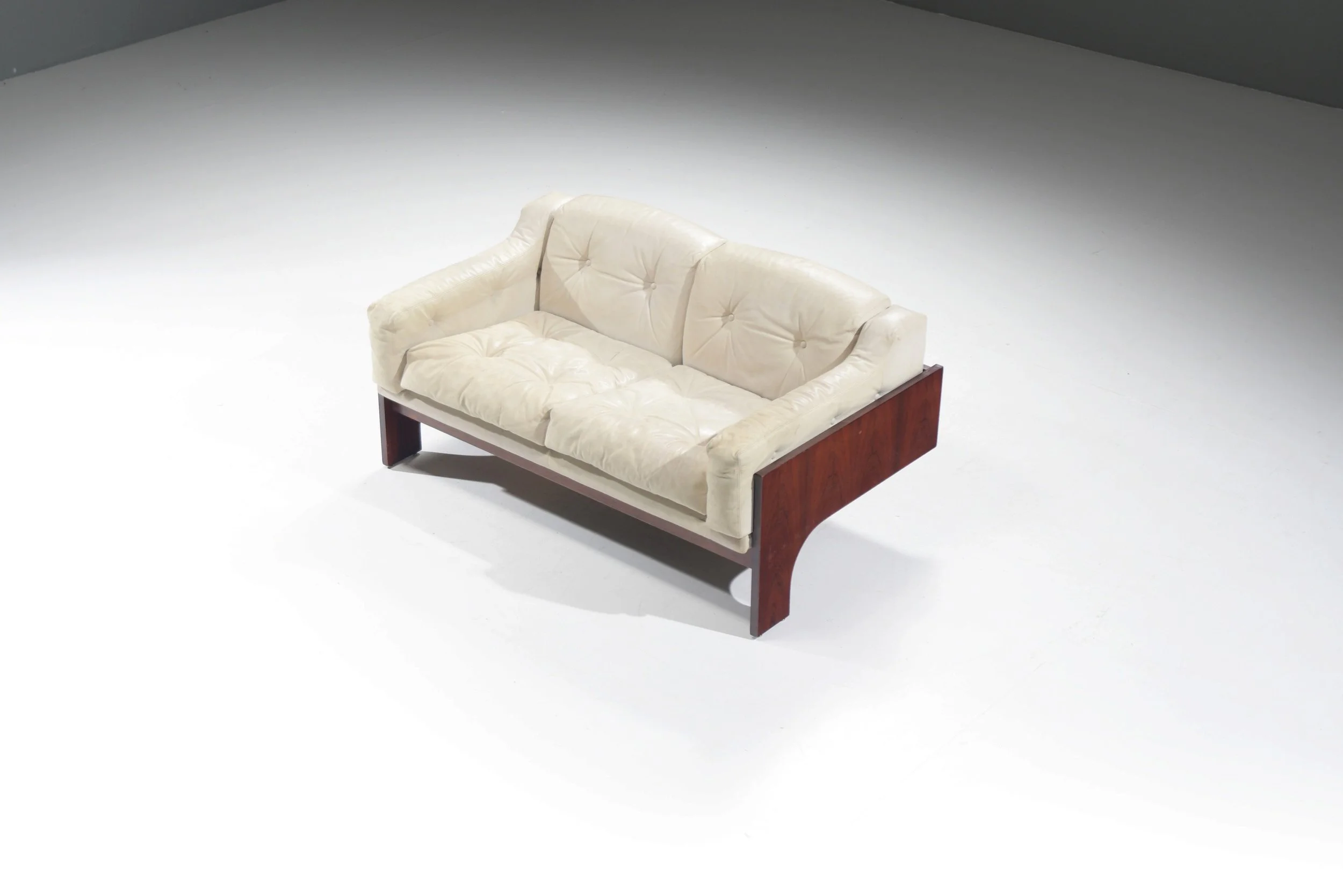 4 oriolo lounge sofa 2-seater white grey creme vintage leather rosewood claudio salocchi sormani italy design furniture belgium 1stdibs aera lab aeralab.jpg