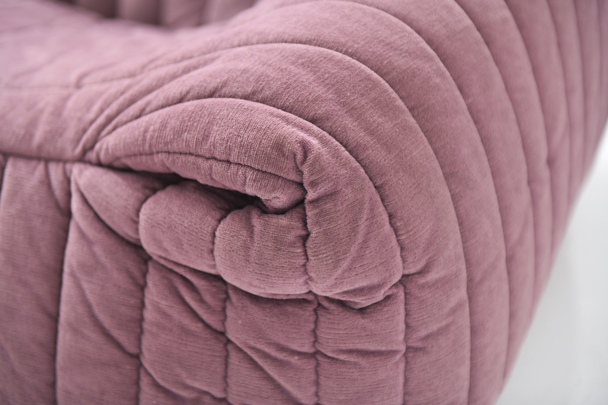 Sandra vintage lounge sofa purple velvet - Annie Hieronimus - Cinna by ...