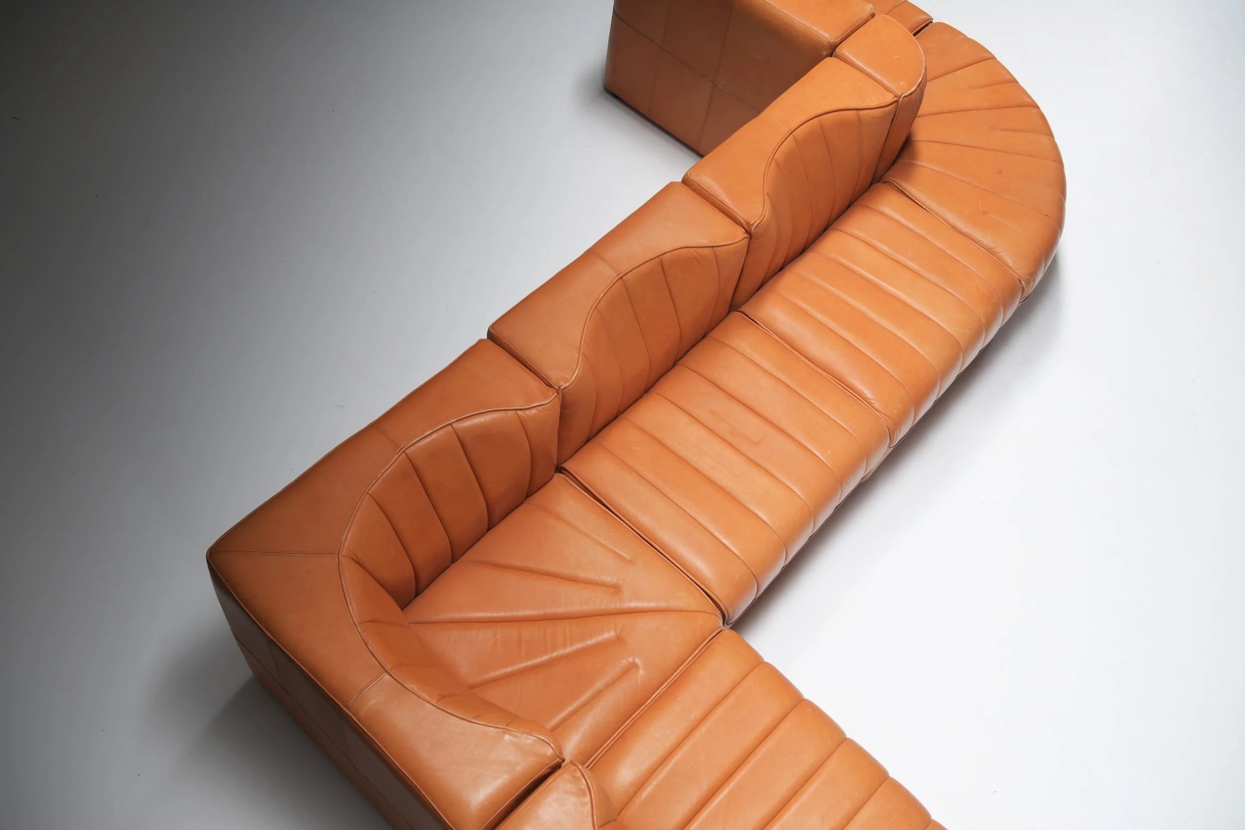 11 ligne jf j f Mur France Arflex Novemila 9000 modular sectional sofa cognac orange leather Tito Agnoli vintage aera lab aeralab bart albrecht vintage design furniture belgium 1stdibs.jpg