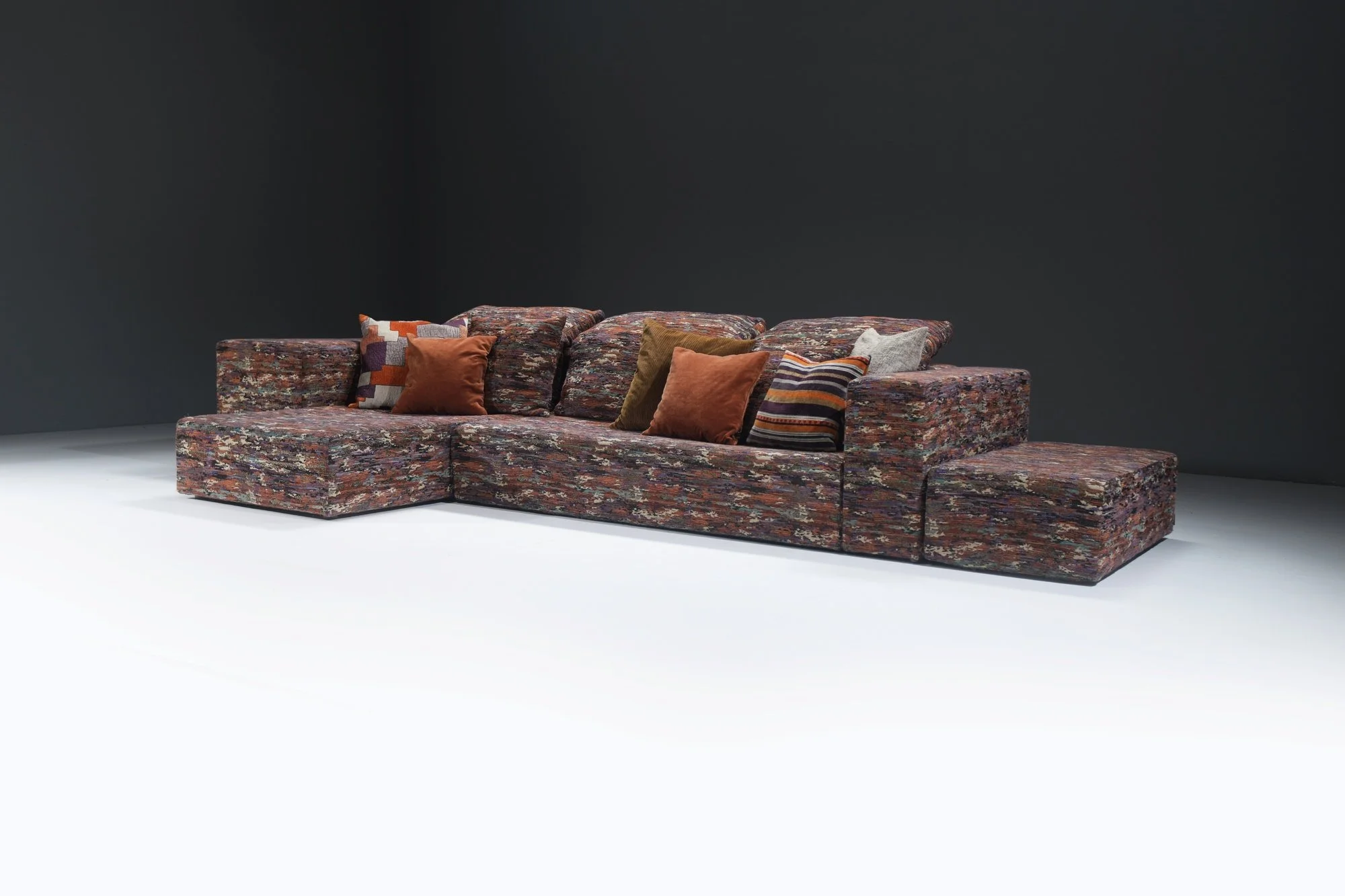 4 Missoni Home Nap zigzag chevron jacquard vibrant Italian Corner Sofa lounge mah jong roche bobois cube aera lab aeralab vintage design furniture bart albrecht .jpg