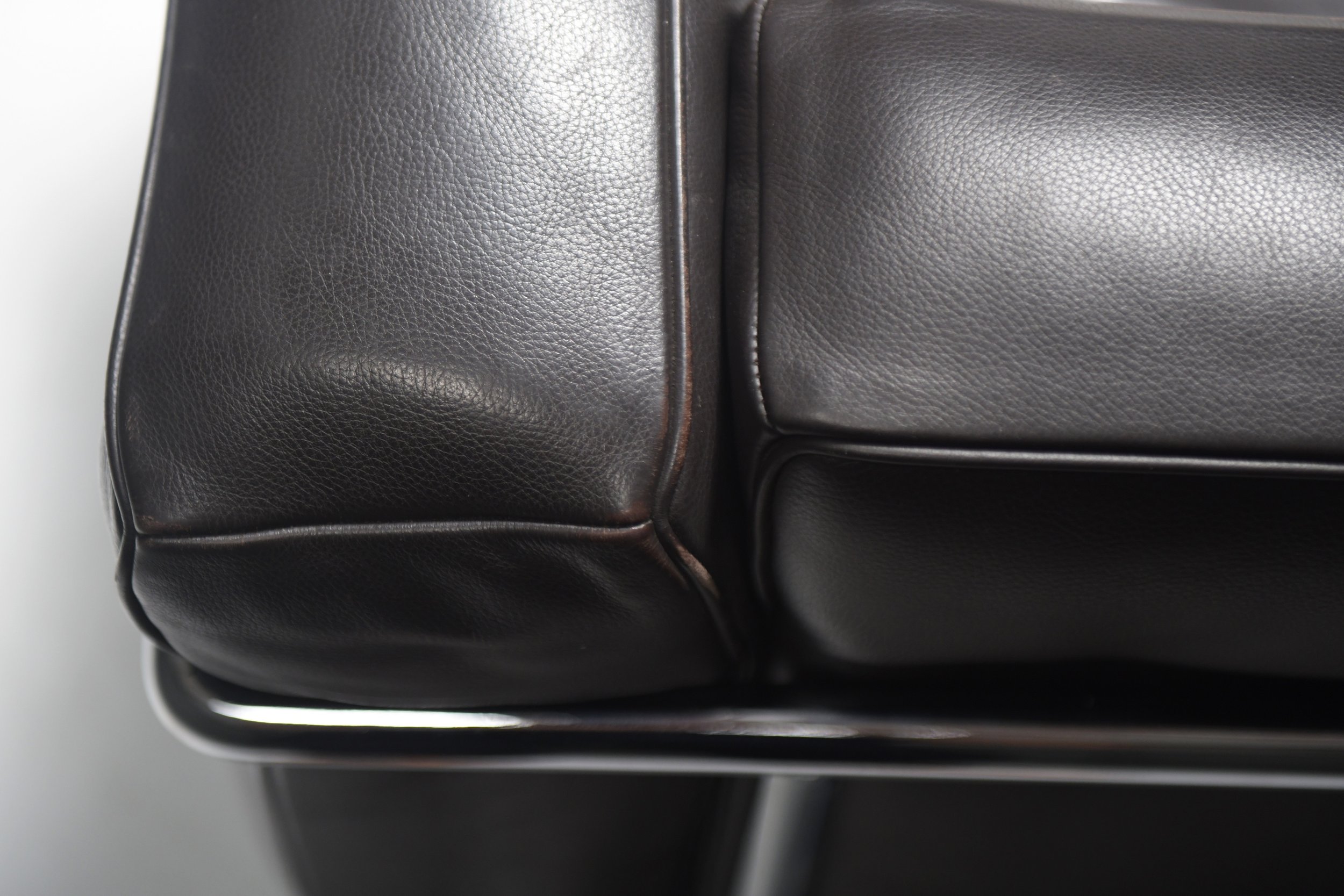 7 LC 2 LC2 1-seater fauteuil lounge armchair Le Corbusier, Pierre Jeanneret Charlotte Perriand Cassina dark brown leather aera lab aeralab albrecht vintage design furniture 1stdibs .jpg