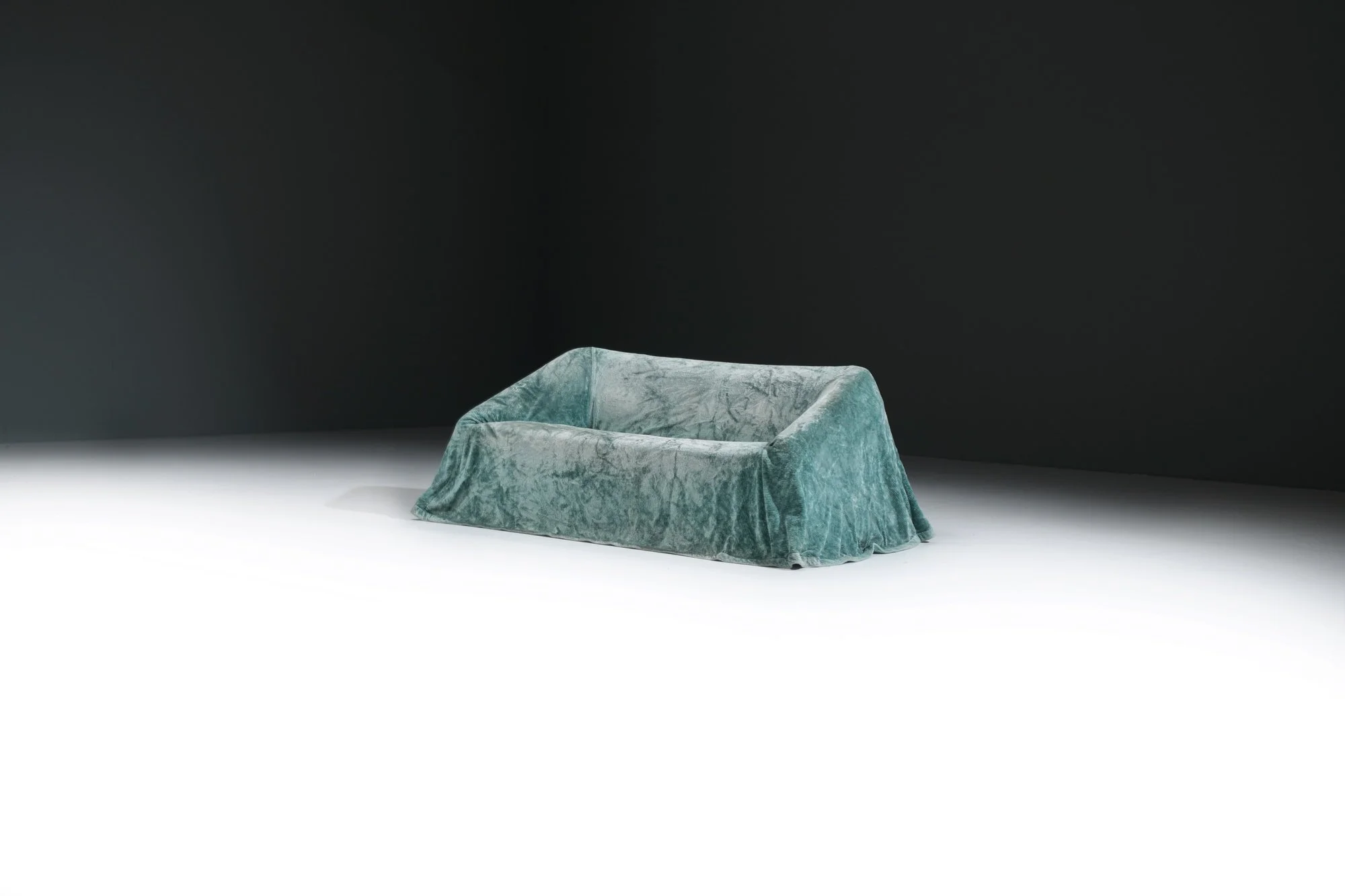 Mantilla Sofa Kazuhide Takahama Simon Gavina vintage design furnitureaera lab