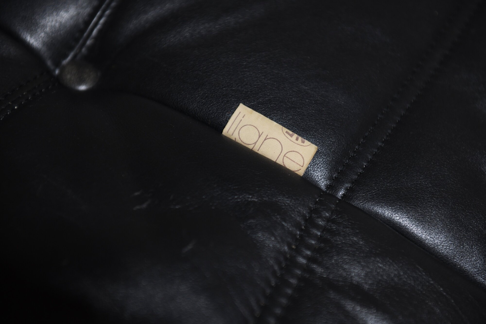 15 togo black leather vintage michel ducaroy ligne roset aera lab albrecht design.jpg