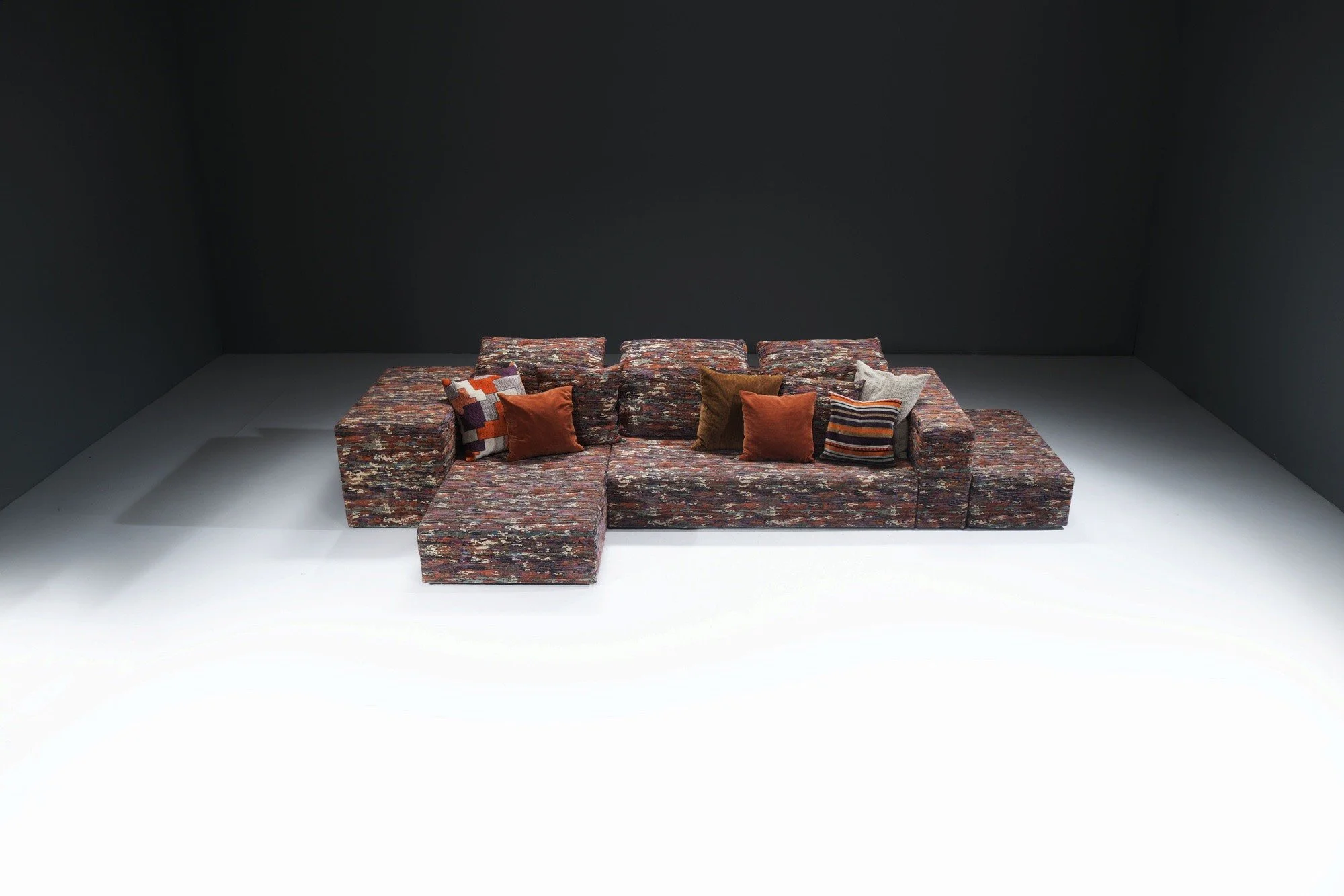 1 Missoni Home Nap zigzag chevron jacquard vibrant Italian Corner Sofa lounge mah jong roche bobois cube aera lab aeralab vintage design furniture bart albrecht .jpg