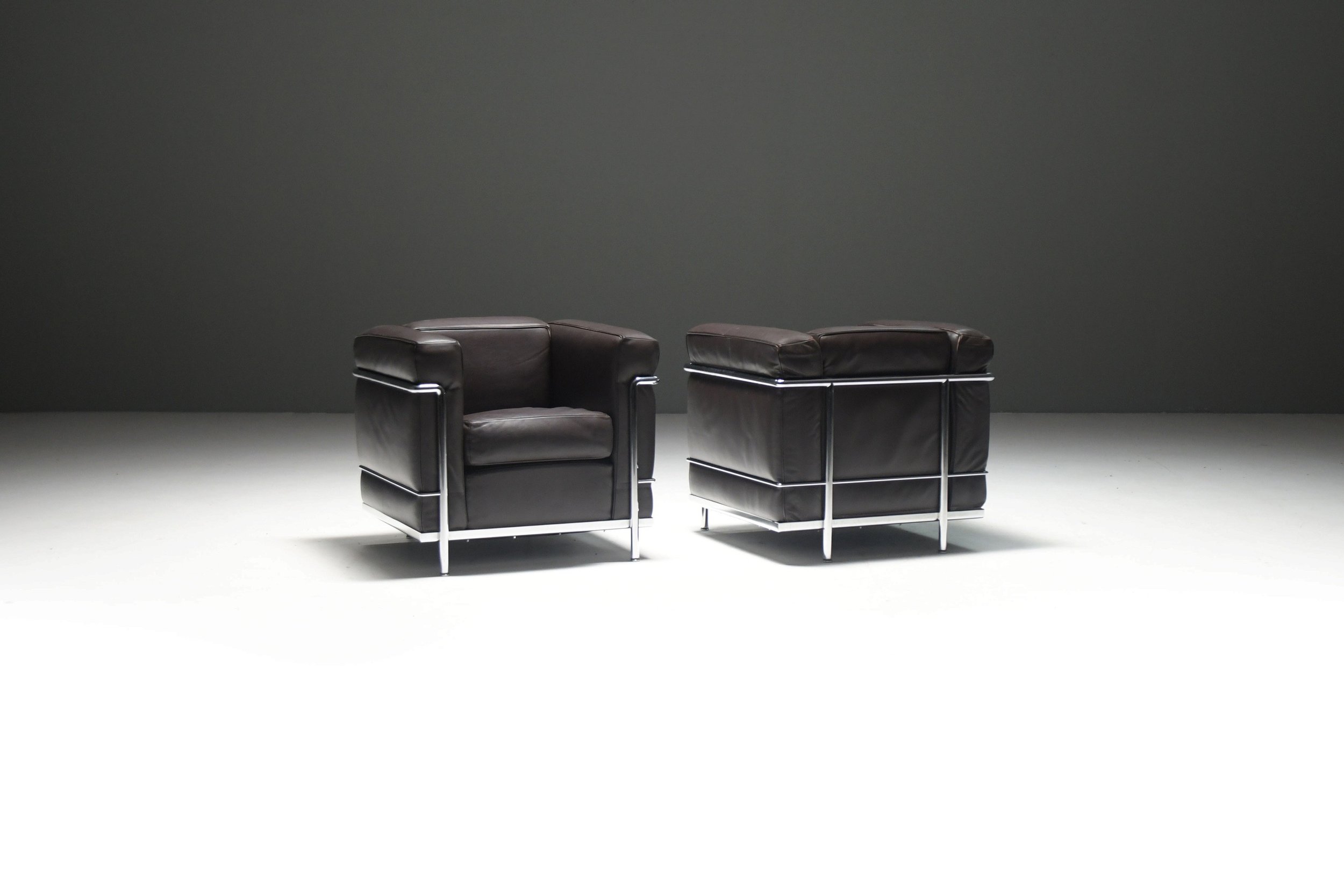 4 LC 2 LC2 1-seater fauteuil lounge armchair Le Corbusier, Pierre Jeanneret Charlotte Perriand Cassina dark brown leather aera lab aeralab albrecht vintage design furniture 1stdibs .jpg