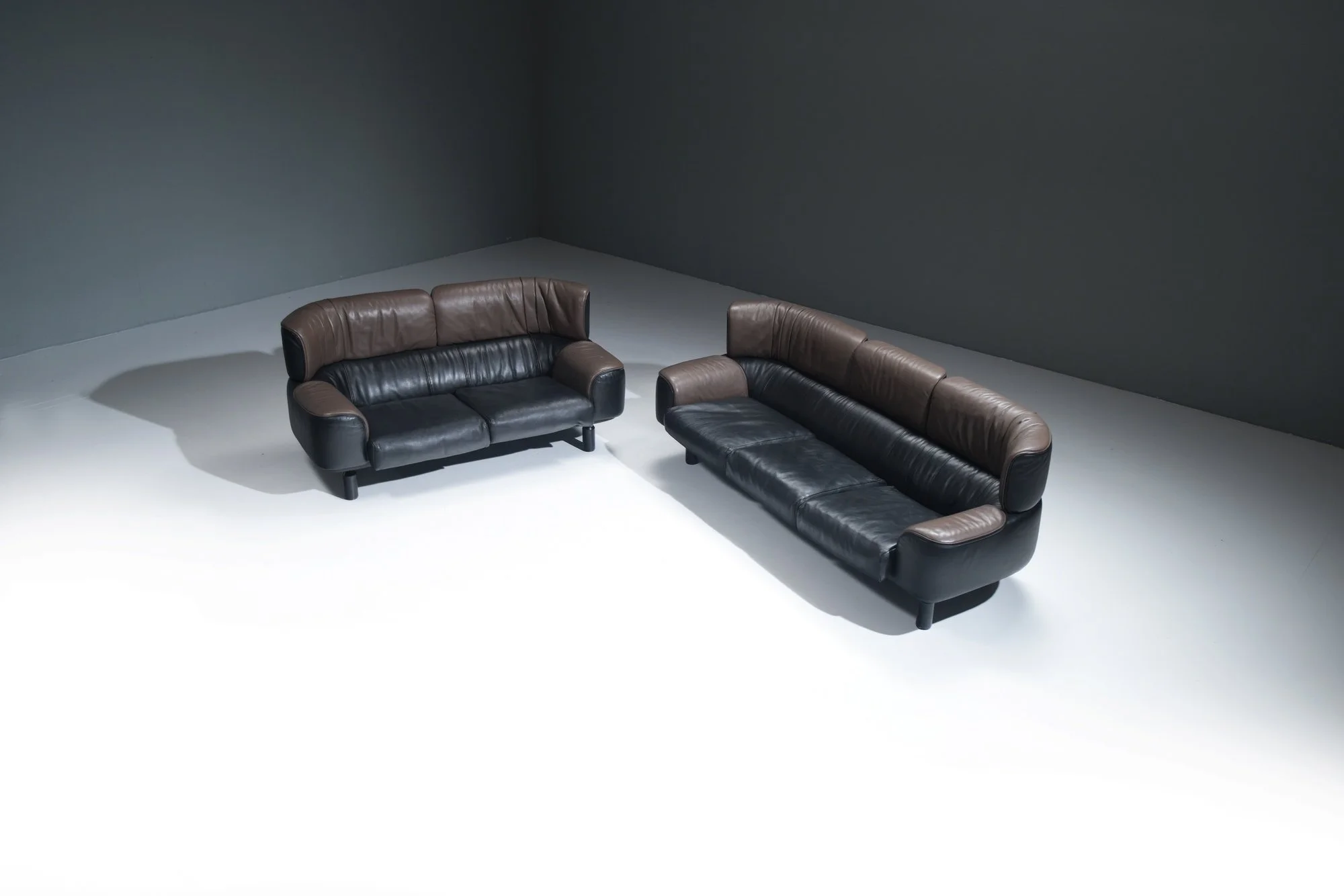 4 Bull sofa 3 seater black taupe 2 color bicolor  leather Gianfranco Frattini Cassina rare bellini 1987 Italy vintage  design furniture aera lab aeralab albrecht dendermonde belgium 1stdibs.jpg