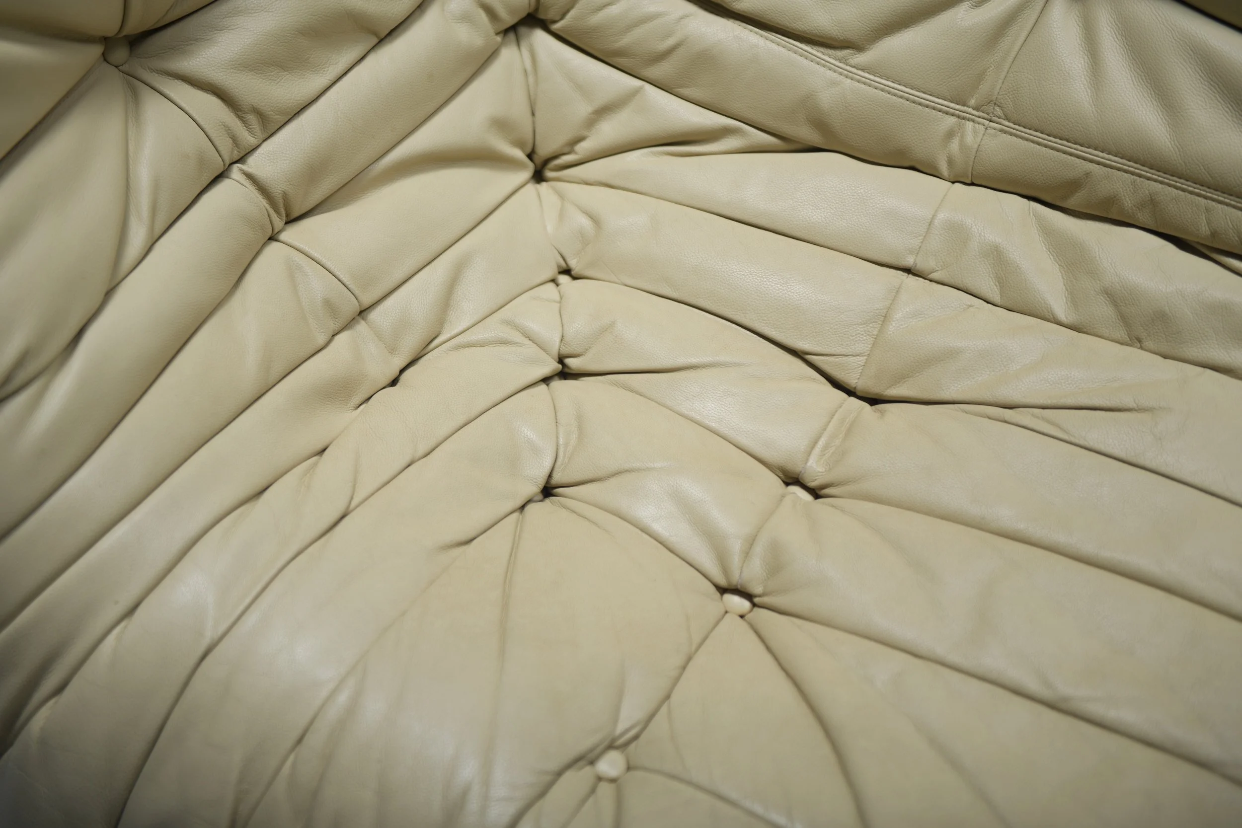 6 togo Medium Settee armrests beige creme off white Ligne Roset vintage leather michel ducaroy cinna aera lab aeralab 1stdibs design furniture lounge 2007 .jpg