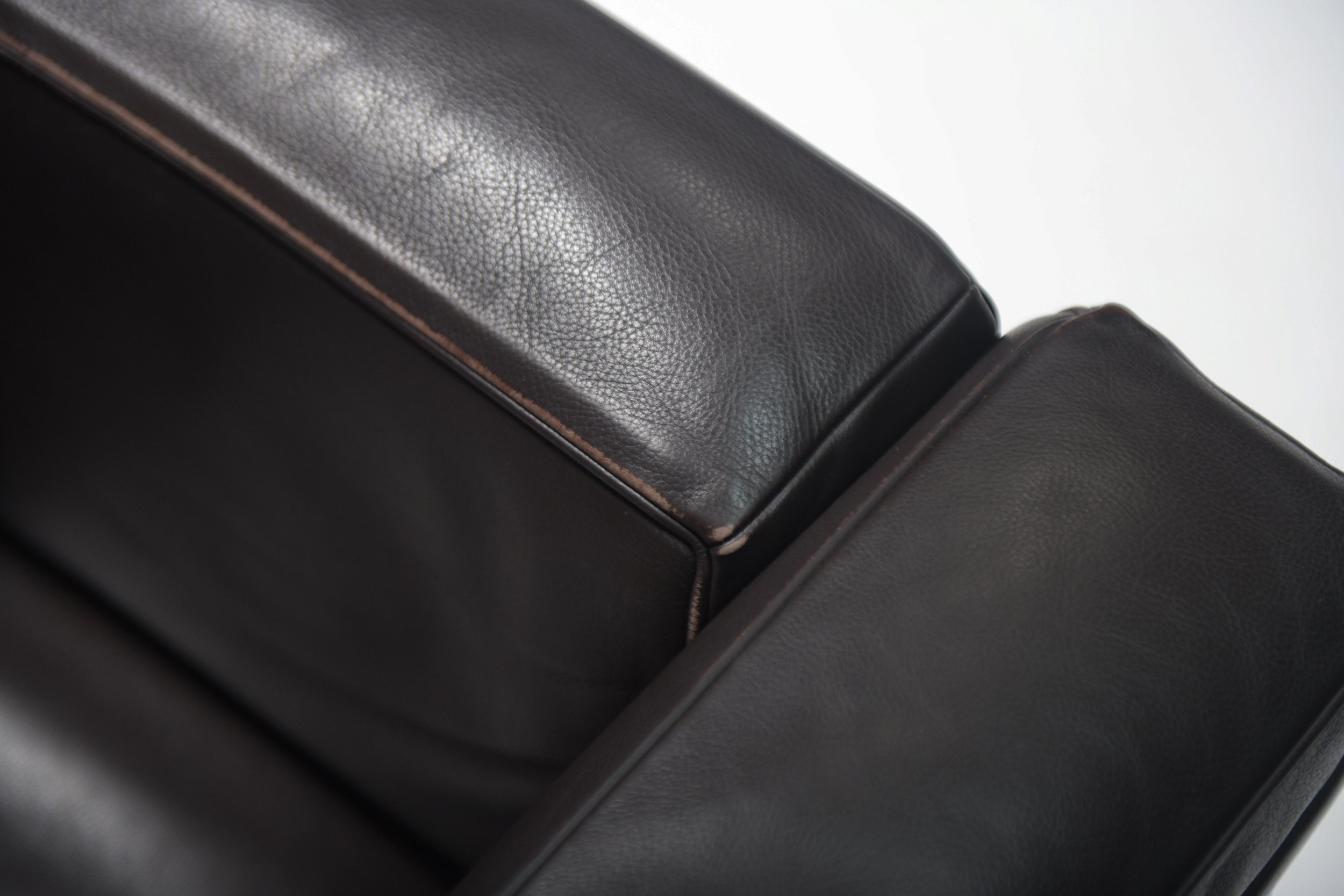 6 LC 2 LC2 1-seater fauteuil lounge armchair Le Corbusier, Pierre Jeanneret Charlotte Perriand Cassina dark brown leather aera lab aeralab albrecht vintage design furniture 1stdibs .jpg