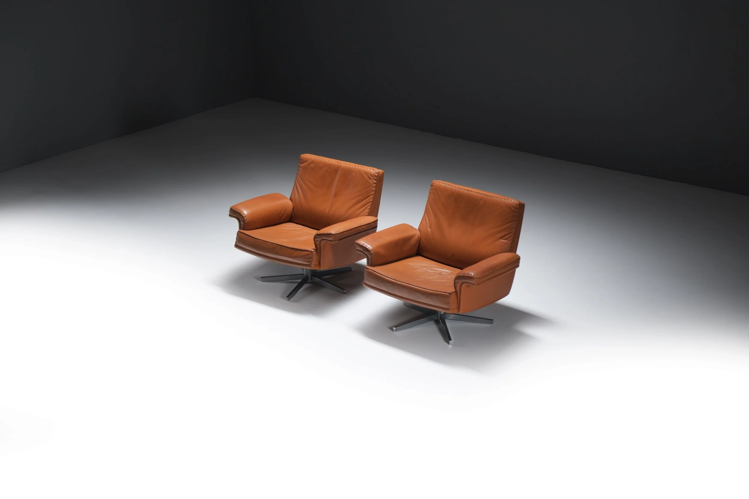4 De Sede DS 35 DS35 swivel lounge armchairs Hand built team De Sede swiss Switzerland vintage orange burnt cognac original leather aera lab aeralab 1stdibs design furniture.jpg