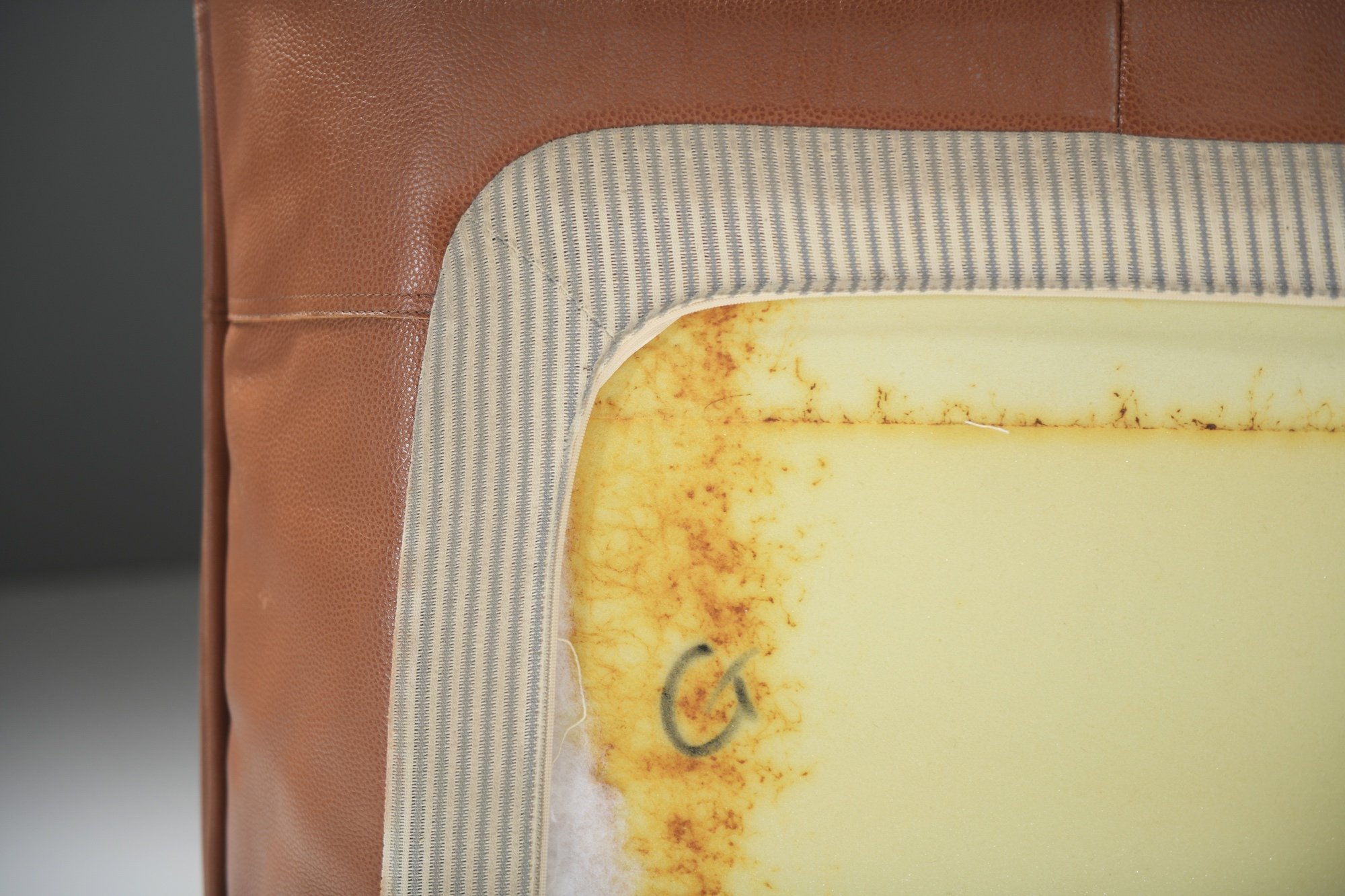 10 yoko cognac brown leather 2-seater michel ducaroy ligne roset france togo aera lab aeralab bart albrecht vintage design furniture 1stdibs belgium dendermonde.jpg