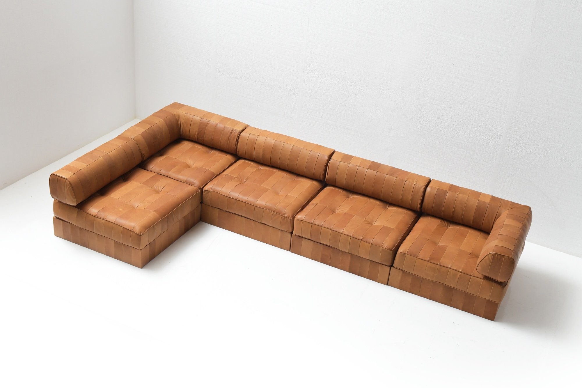 6 De Sede DS88 ds 88 leather patchwork sofa Switzerland swiss 600 aera lab aeralab albrecht .jpg