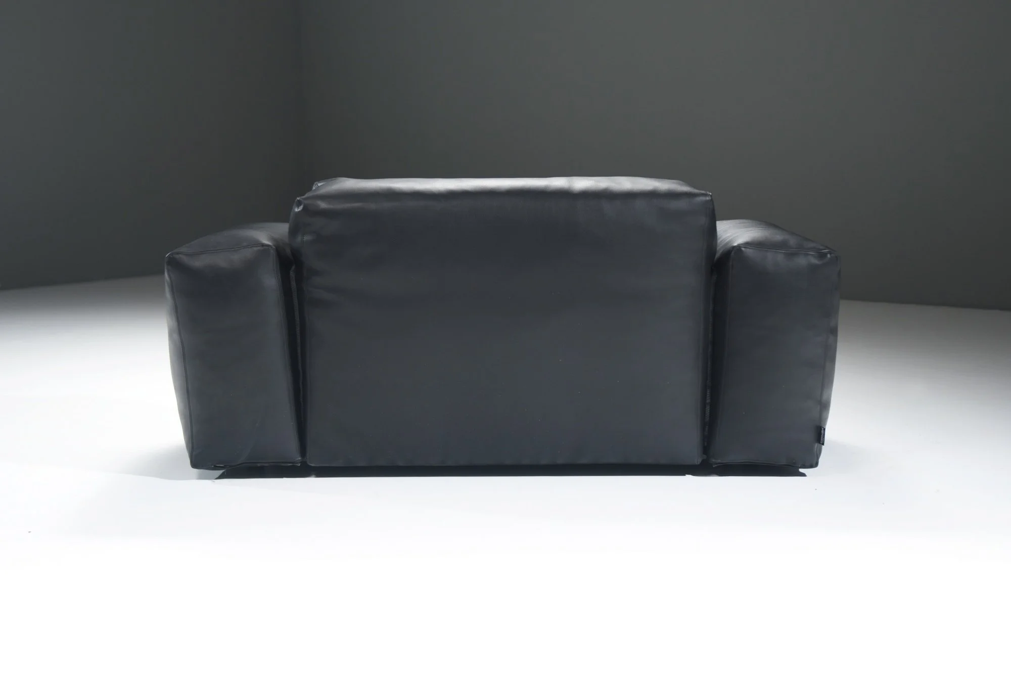 11 Superoblong oblong Cappellini fauteuil chair armchair black leather vitra Jasper Morrison aera lab aeralab bart albrecht vintage design furniture Belgium 1stdibs.jpg