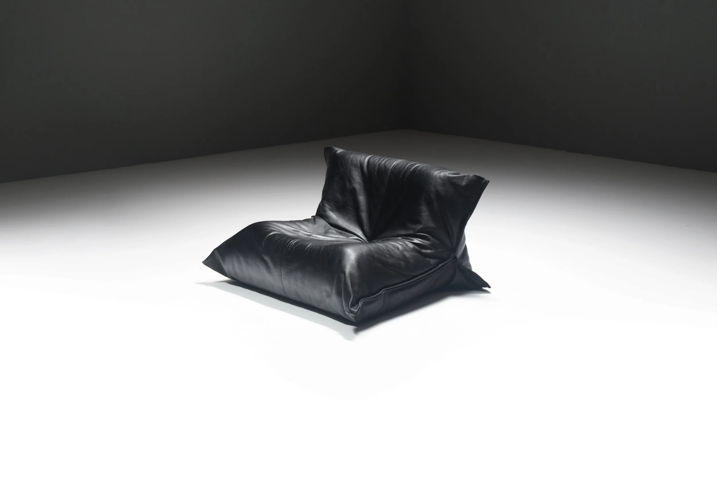 YOKO Lounge Chair - Michel Ducaroy - Ligne Roset
