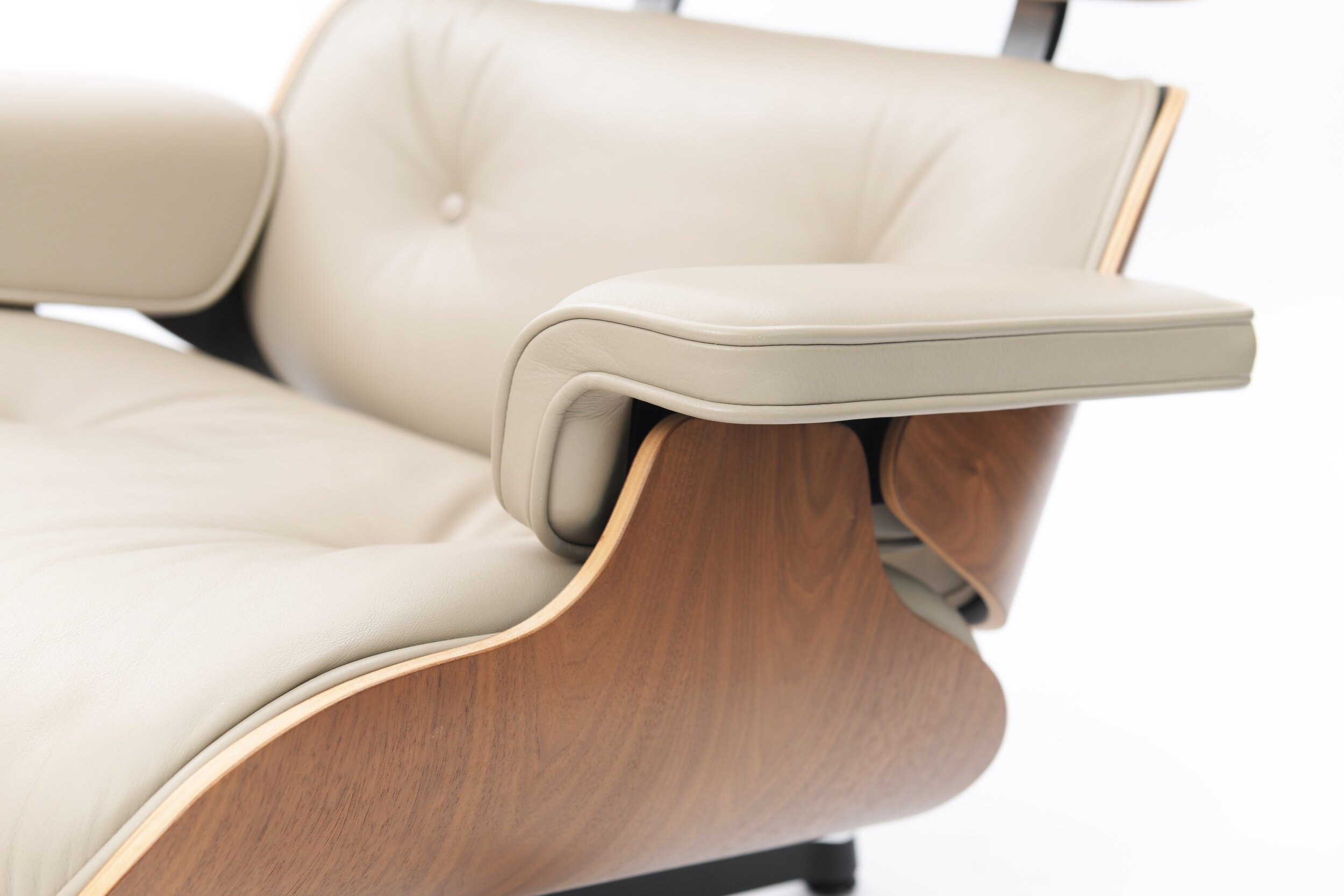 3 eames leather brown sand beige vitra miller bart albrecht aera lab.jpg
