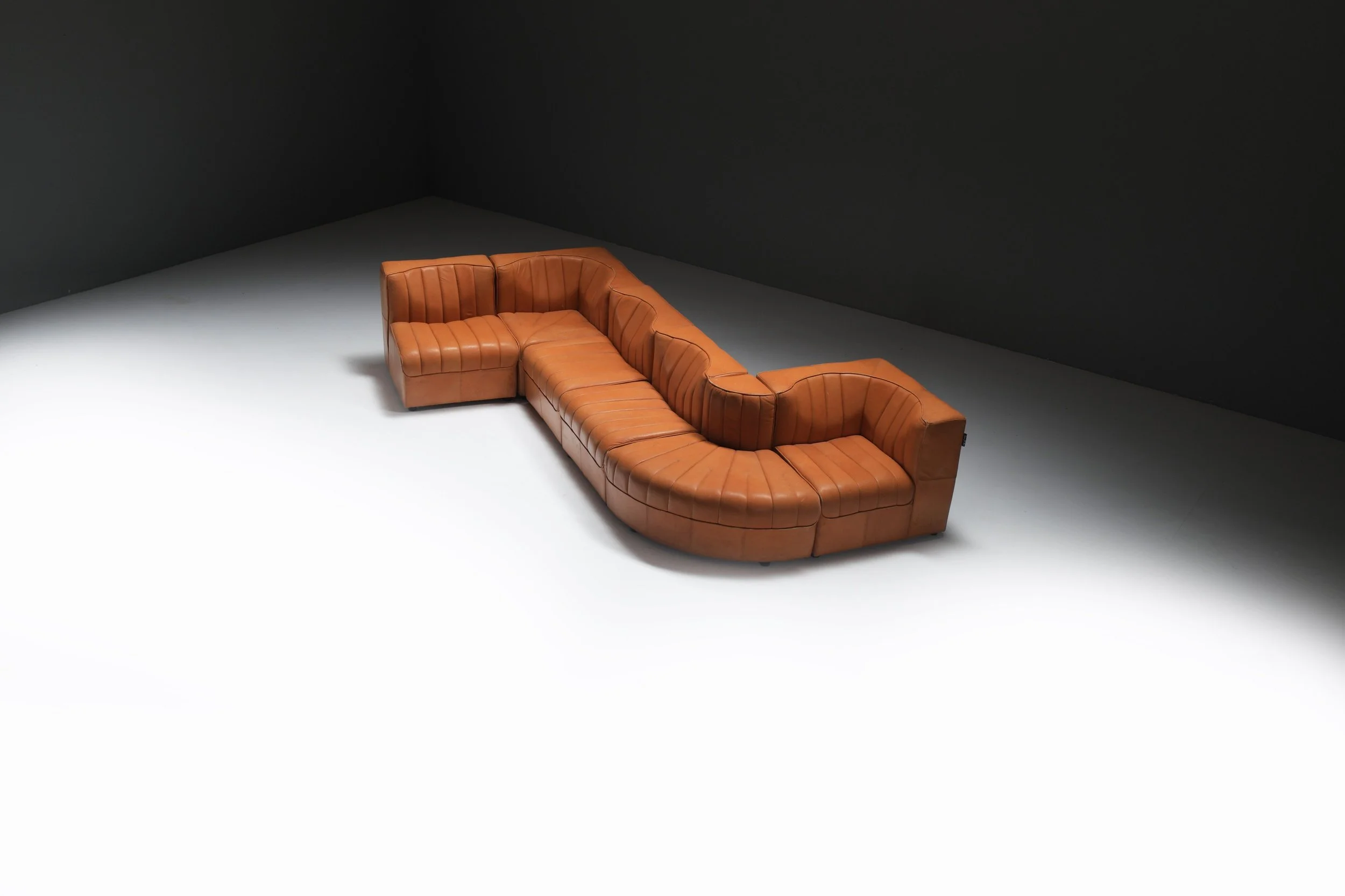 3 ligne jf j f Mur France Arflex Novemila 9000 modular sectional sofa cognac orange leather Tito Agnoli vintage aera lab aeralab bart albrecht vintage design furniture belgium 1stdibs.jpg