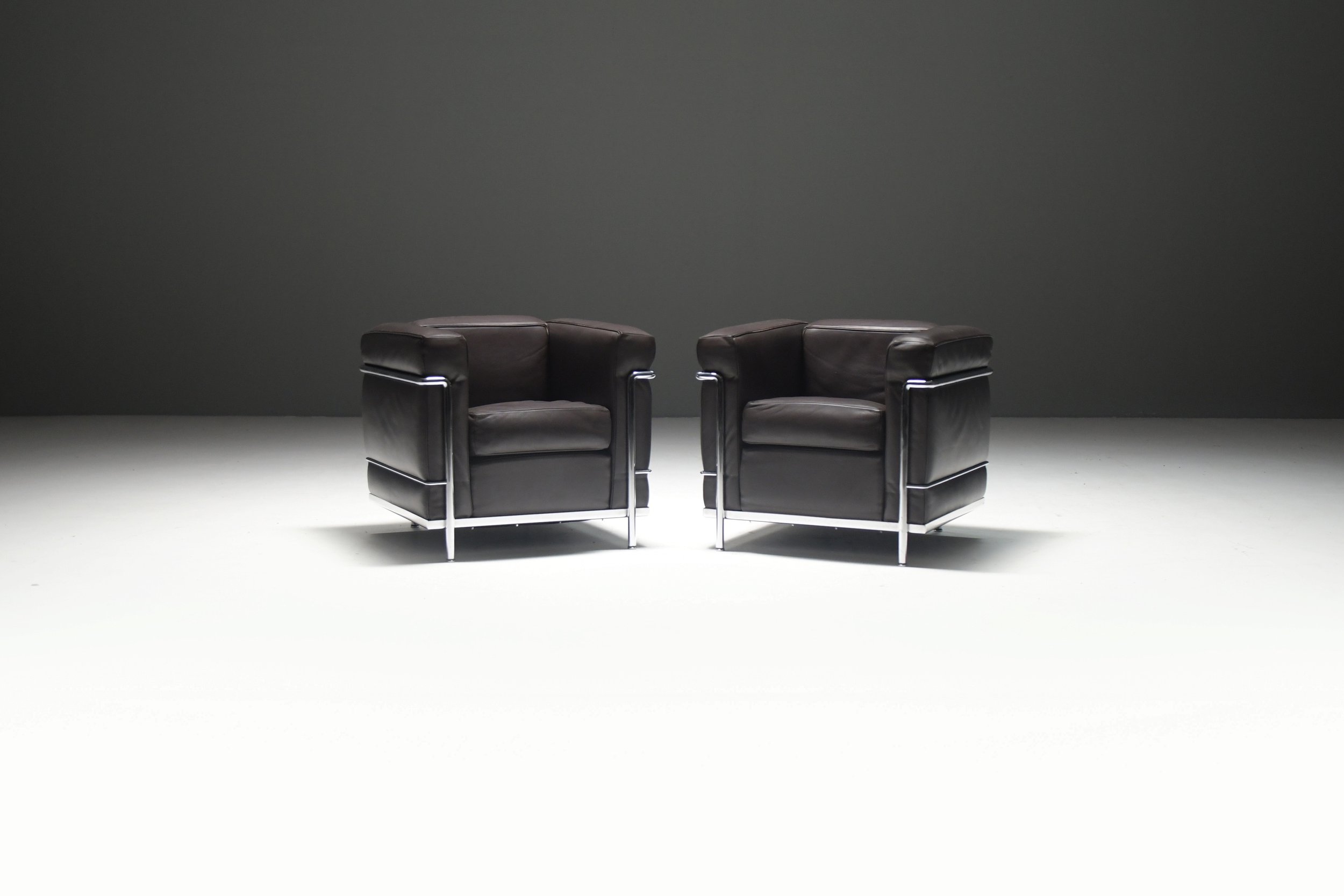 3 LC 2 LC2 1-seater fauteuil lounge armchair Le Corbusier, Pierre Jeanneret Charlotte Perriand Cassina dark brown leather aera lab aeralab albrecht vintage design furniture 1stdibs .jpg