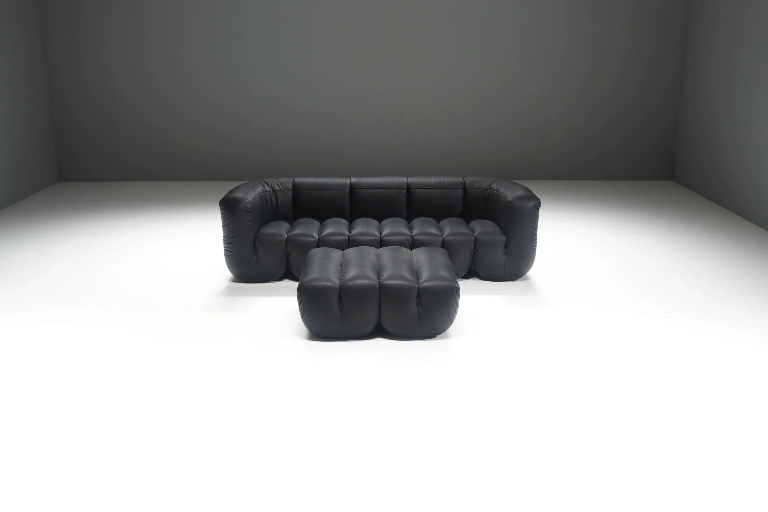 1 de Sede DS707 707 Malouin sculptural Swiss serpentine black leather sofa designer statement organic architectural modernist collectible luxury modular Montreal Habitat aera lab aeralab albrecht 1stdibs.jpg