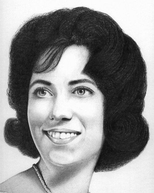 Hi there, all you peeping-piping-prostrated-portraitheads!🤔🤣🥴
&bull;
Portrait of a girlfriend&lsquo;s mother circa 1995-1997, graphite on illustration board roughly 20&rdquo; x 30&ldquo;✍🏻✍🏻✍🏻
&bull;
Hoping that you&rsquo;re happy and you&rsquo
