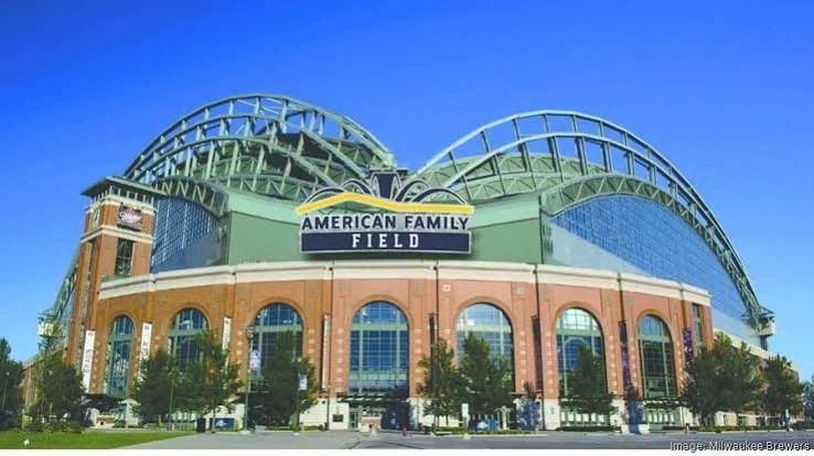 The Craft Behind Stadium Signage: A Few Things Fans Never Notice