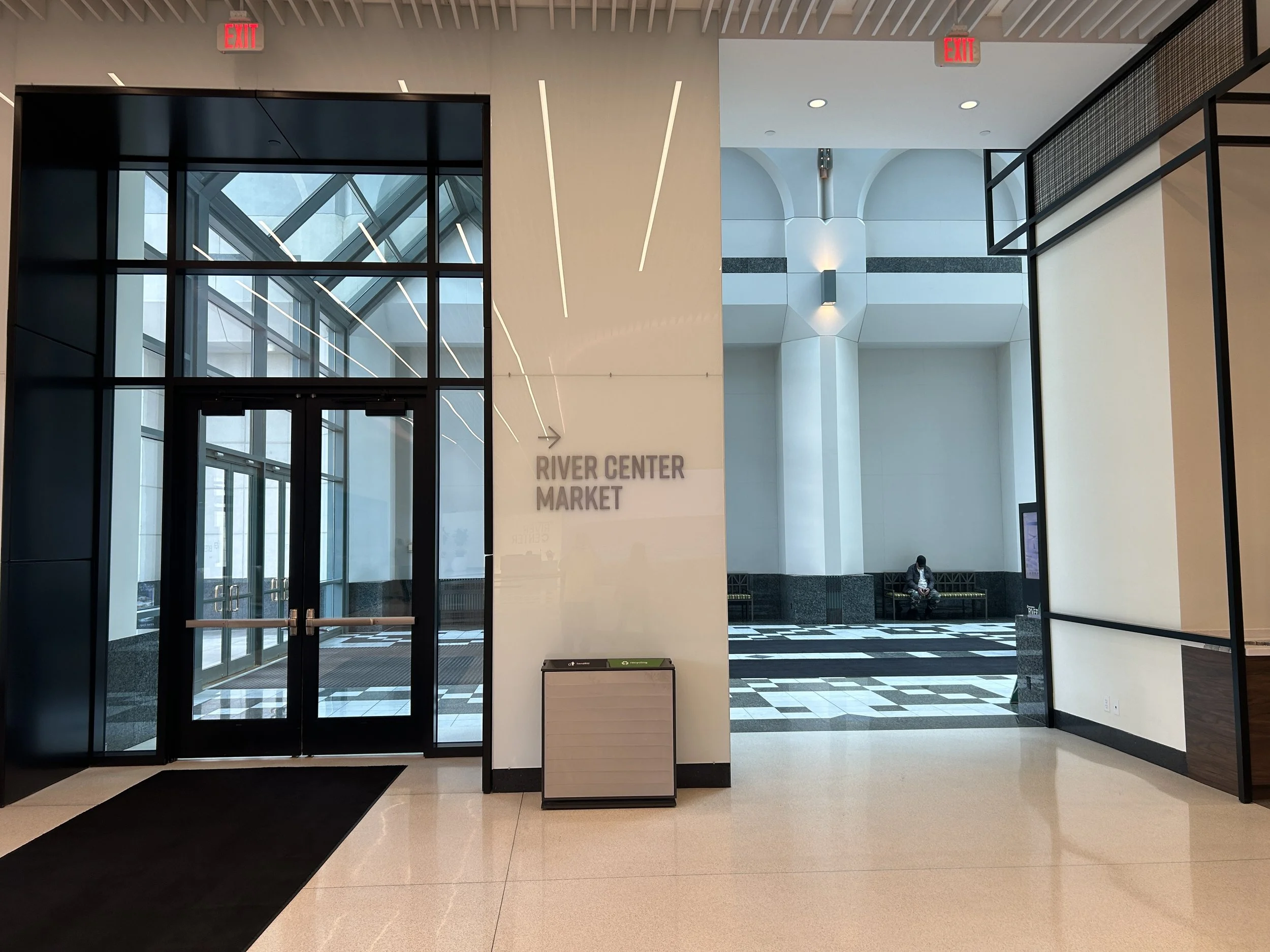 Associated bank river center market front interior.jpeg
