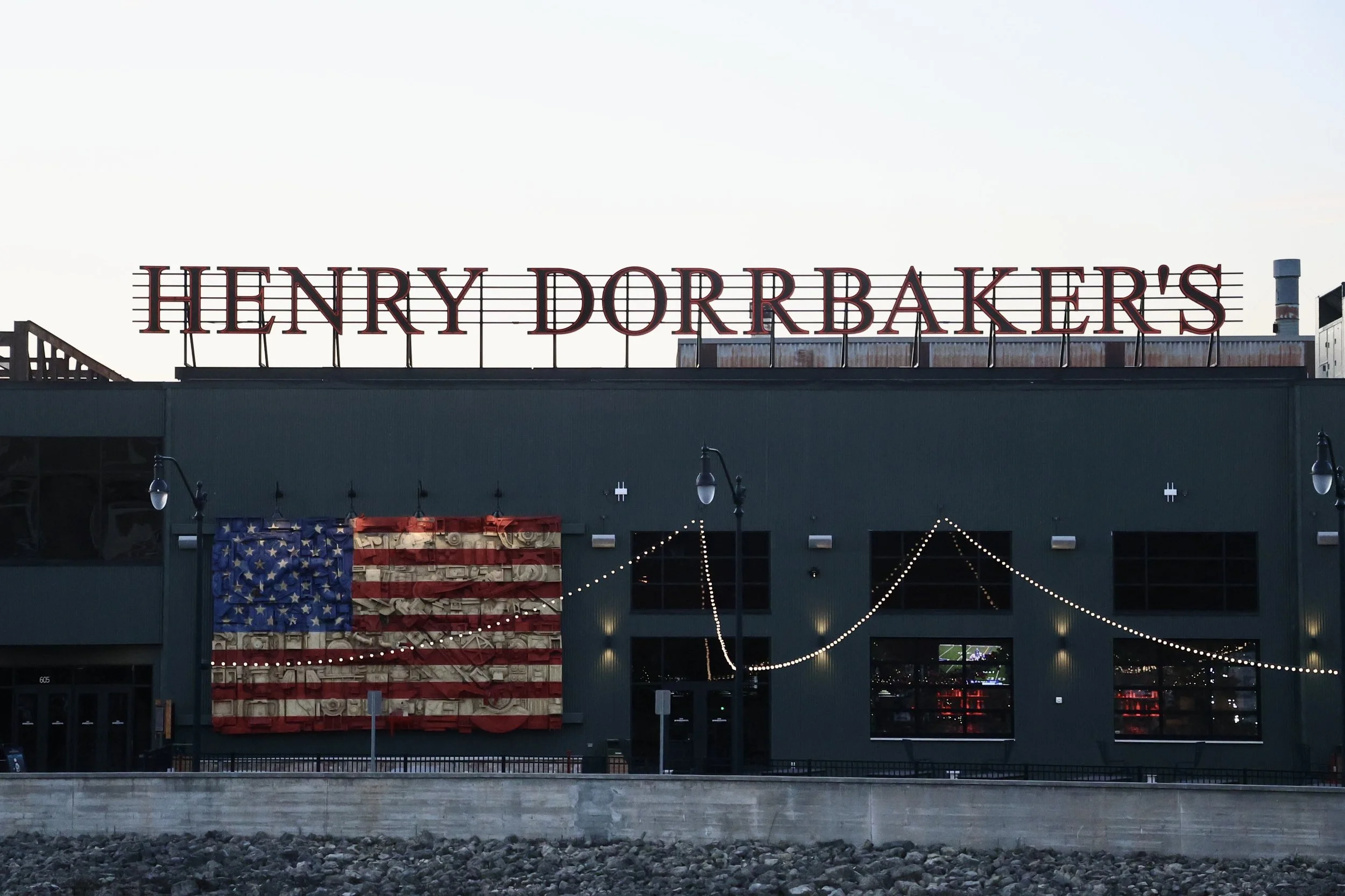 Henry Ds exterior elevated sigage.jpeg
