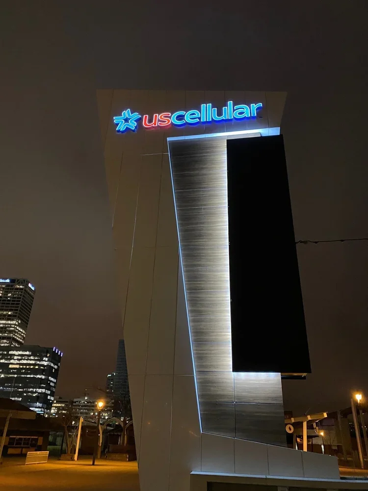 US cellular elevated illuminated exterior.webp