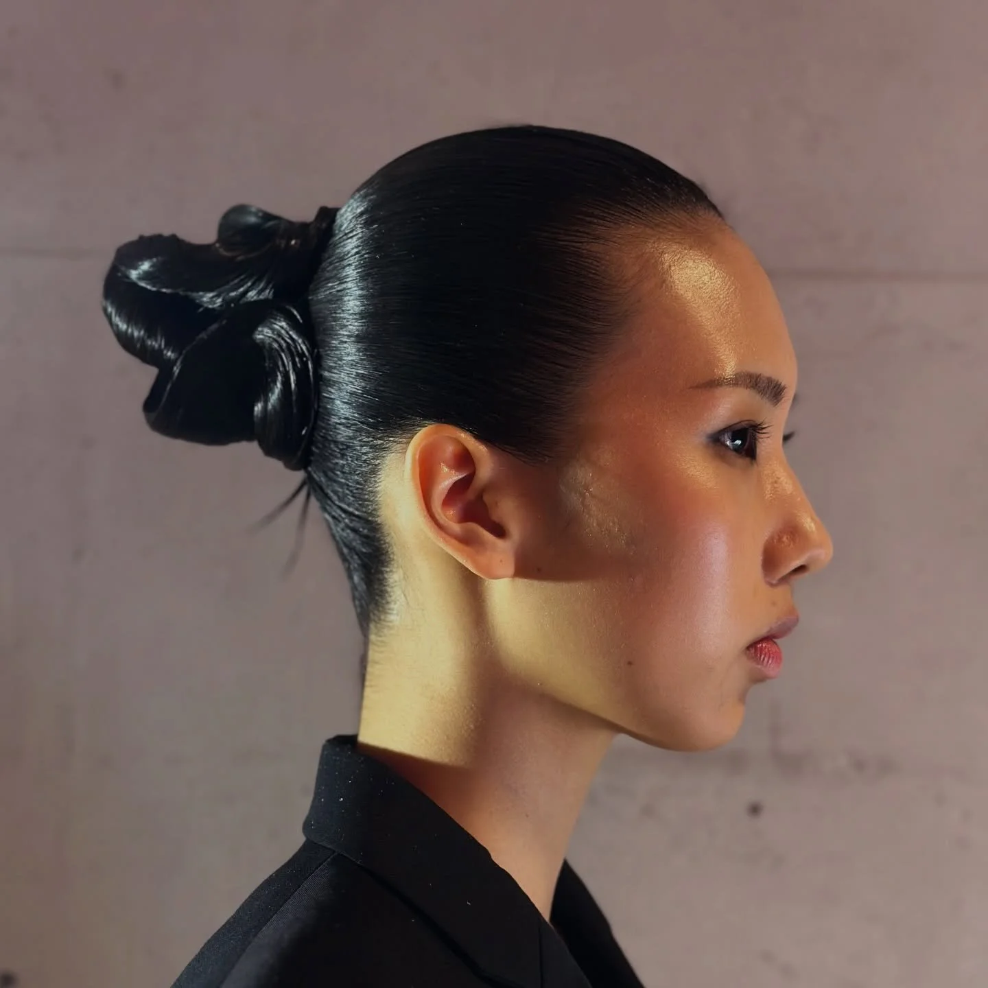 Masterclass for @rave_artcompany @rave_academy @joananeveseducation #rave #joananeves #makeup by @kakie.makeupartist