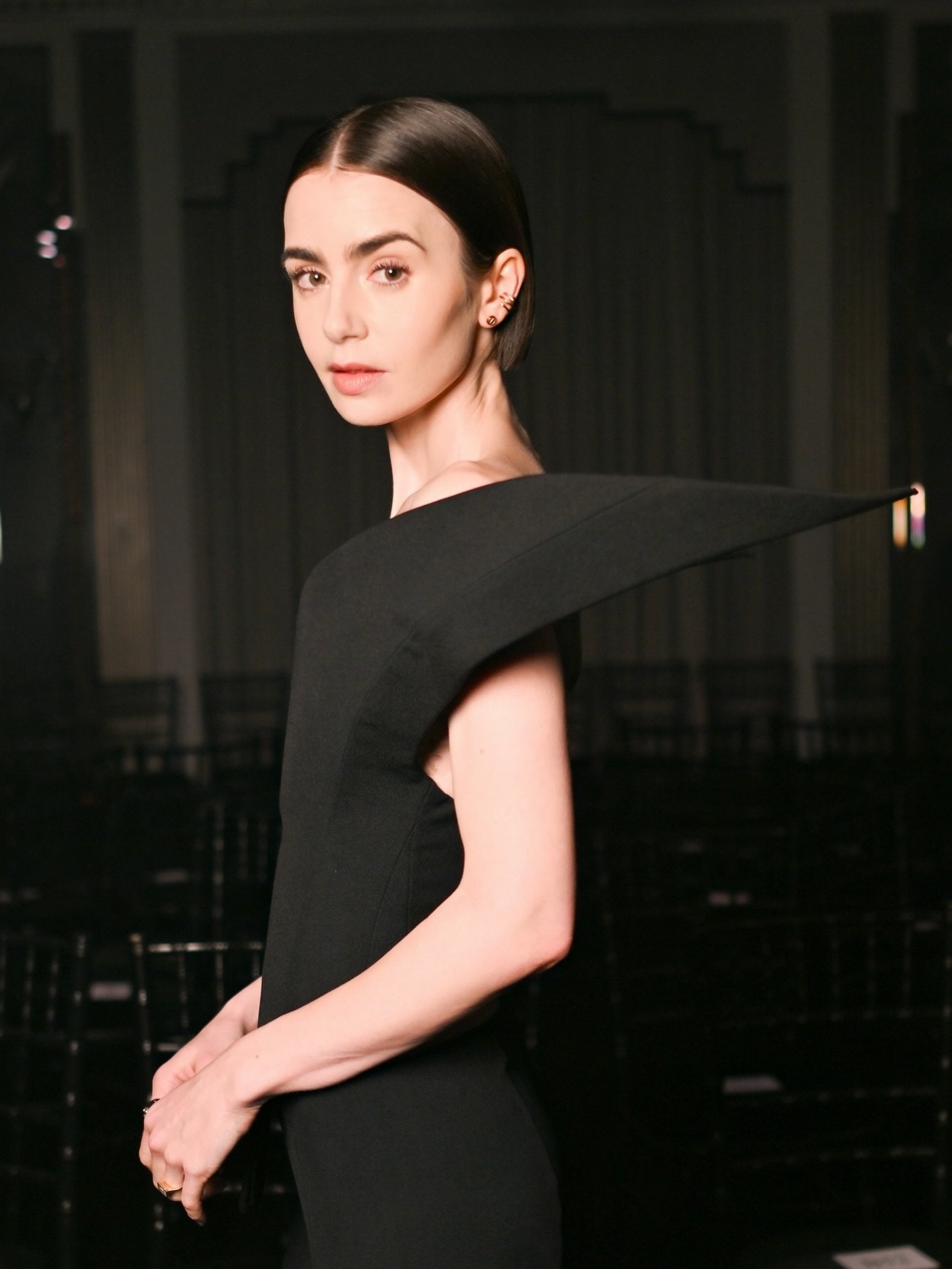 The gorgeous @lilyjcollins attending @harris_reed show in London, for #lfw.

#hair @joananeves using @cosrx &amp; @ghdhair 
#makeup @mariebruce 
#styling @brianpaulson 
#nails @imarninails