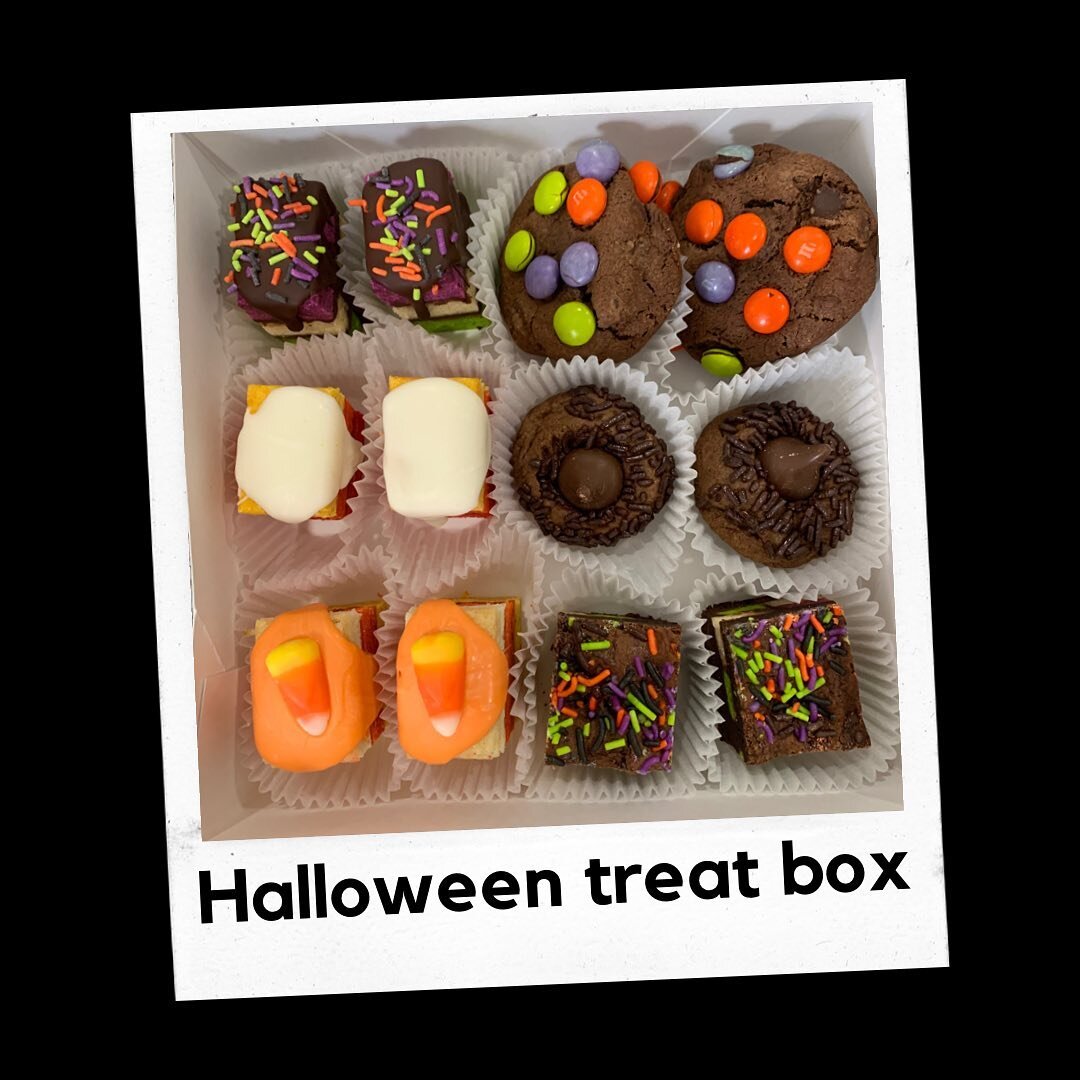 HALLOWEEN TREAT BOXES ARE LIVE ON THE WEBSITE!!

Available for pickup or nationwide shipping through Halloween!

Included in this box:
2 Pumpkin Spice Rainbow Cookies
2 Cinnamon Apple Rainbow Cookies
2 Frankenrainbow Rainbow Cookies
2 Chocolate Peanu
