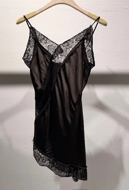 DEBARDEUR CHOCOLAT DENTELLE