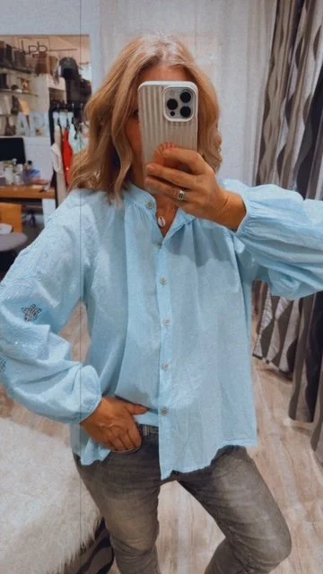 CHEMISE BRODEE BLEU CIEL